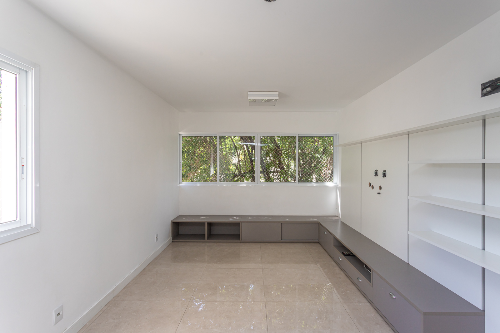 Apartamento à venda com 64m², 2 quartos, 1 vaga no bairro Tristeza em Porto Alegre - Foto 3