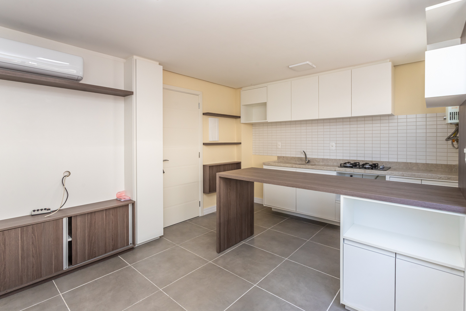 Apartamento à venda com 40m², 1 quarto no bairro Santana em Porto Alegre