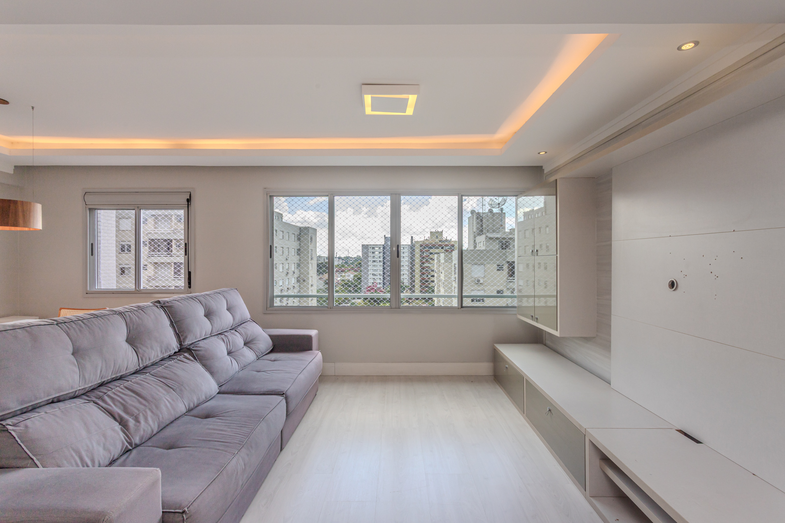 Apartamento à venda com 90m², 3 quartos, 1 suíte, 2 vagas no bairro Tristeza em Porto Alegre - Foto 2