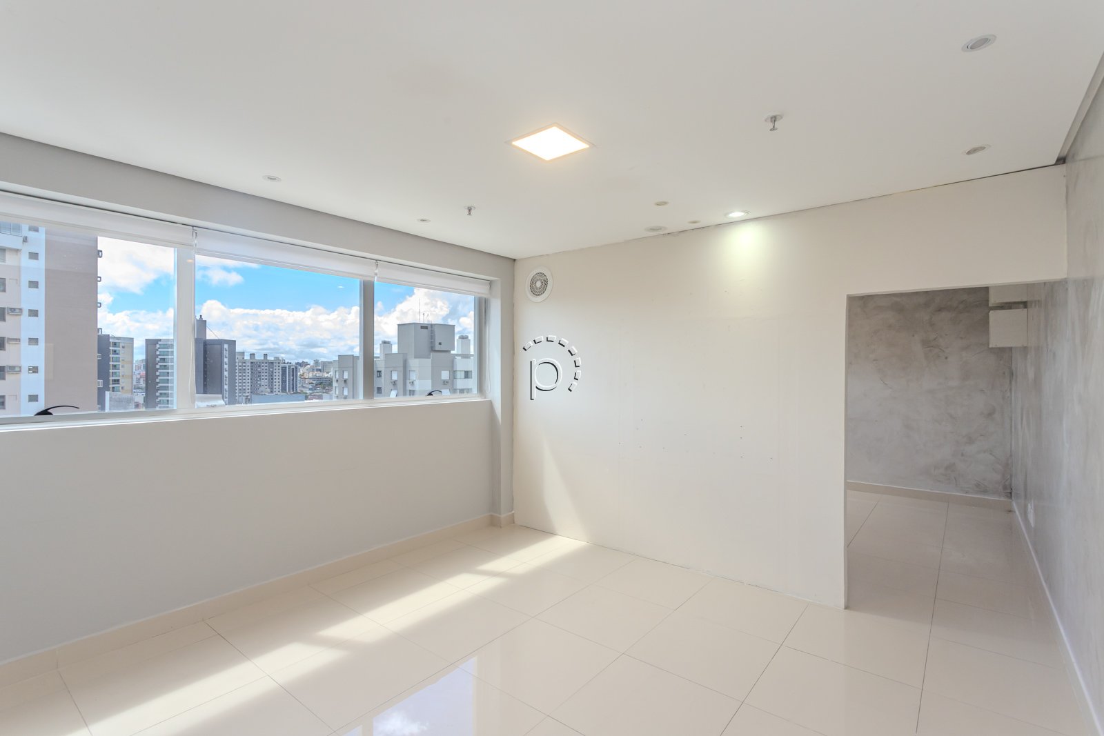 Sala para alugar com 50m², 1 vaga no bairro Menino Deus em Porto Alegre - Foto 2
