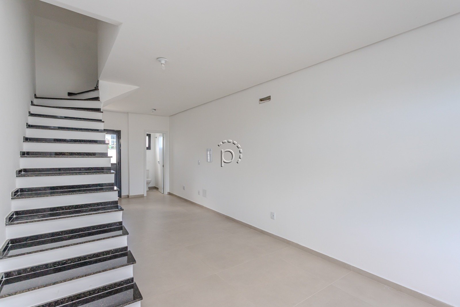 Casa para alugar com 96m², 2 quartos, 1 vaga no bairro Hípica em Porto Alegre - Foto 2