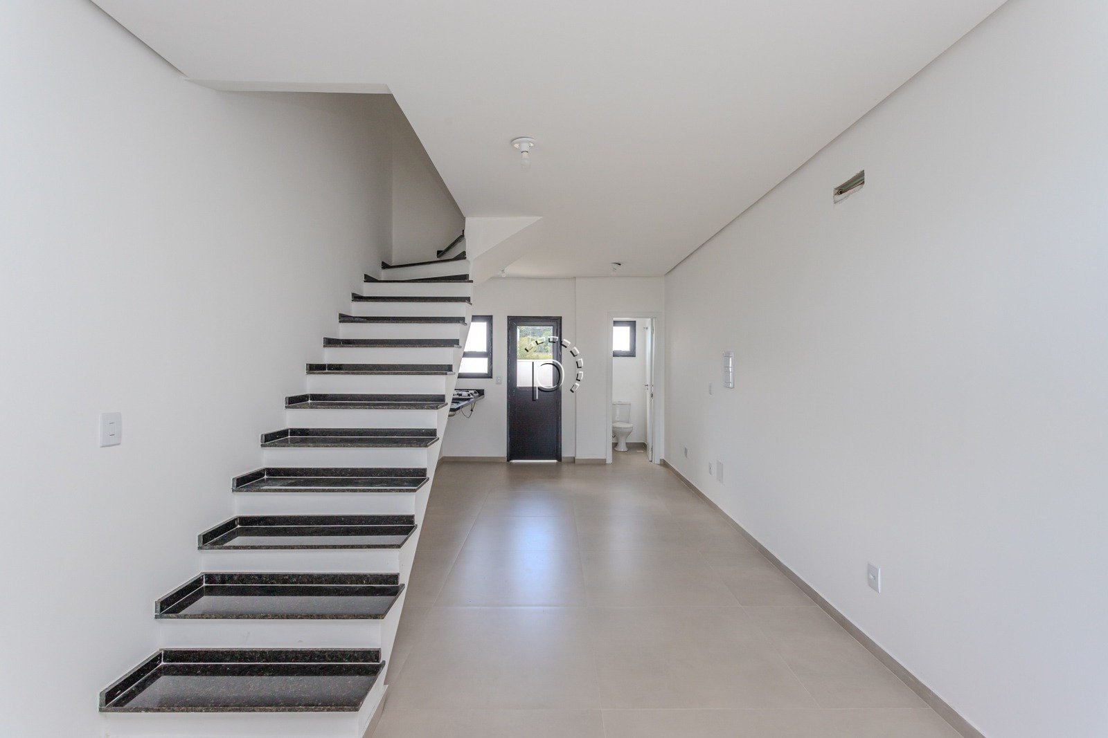 Casa para alugar com 96m², 2 quartos, 1 vaga no bairro Hípica em Porto Alegre - Foto 3