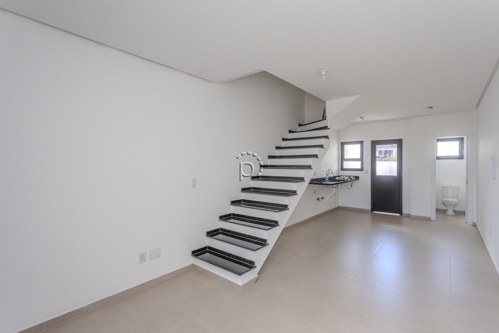 Casa para alugar com 96m², 2 quartos, 1 vaga no bairro Hípica em Porto Alegre - Foto 4