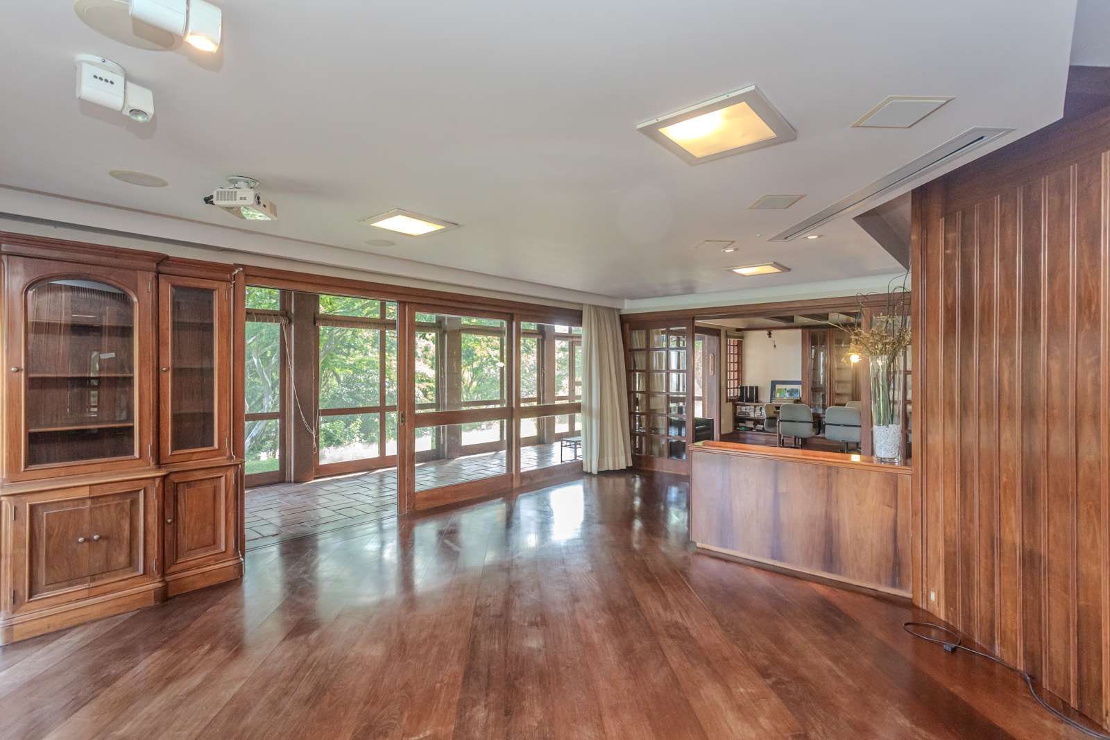 Casa em Condomínio à venda com 1.180m², 5 quartos, 5 suítes, 10 vagas no bairro Cavalhada em Porto Alegre