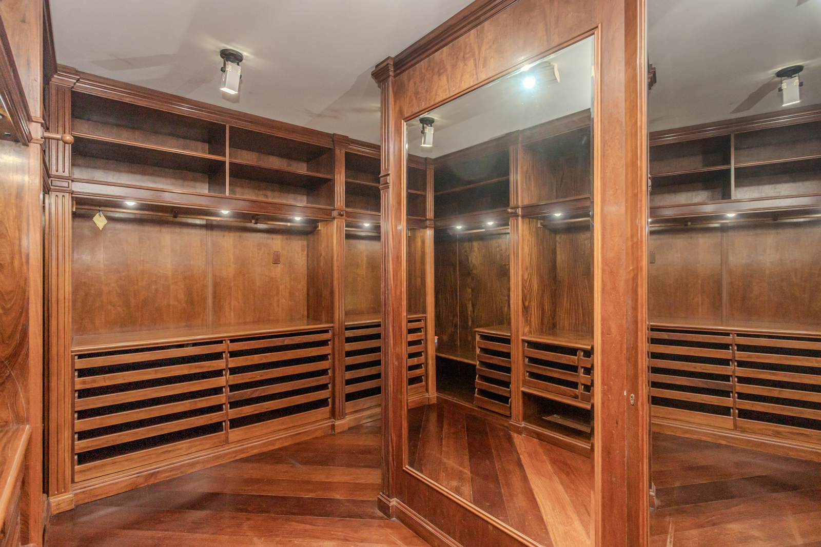 Casa em Condomínio à venda com 1.180m², 5 quartos, 5 suítes, 10 vagas no bairro Cavalhada em Porto Alegre - Foto 49