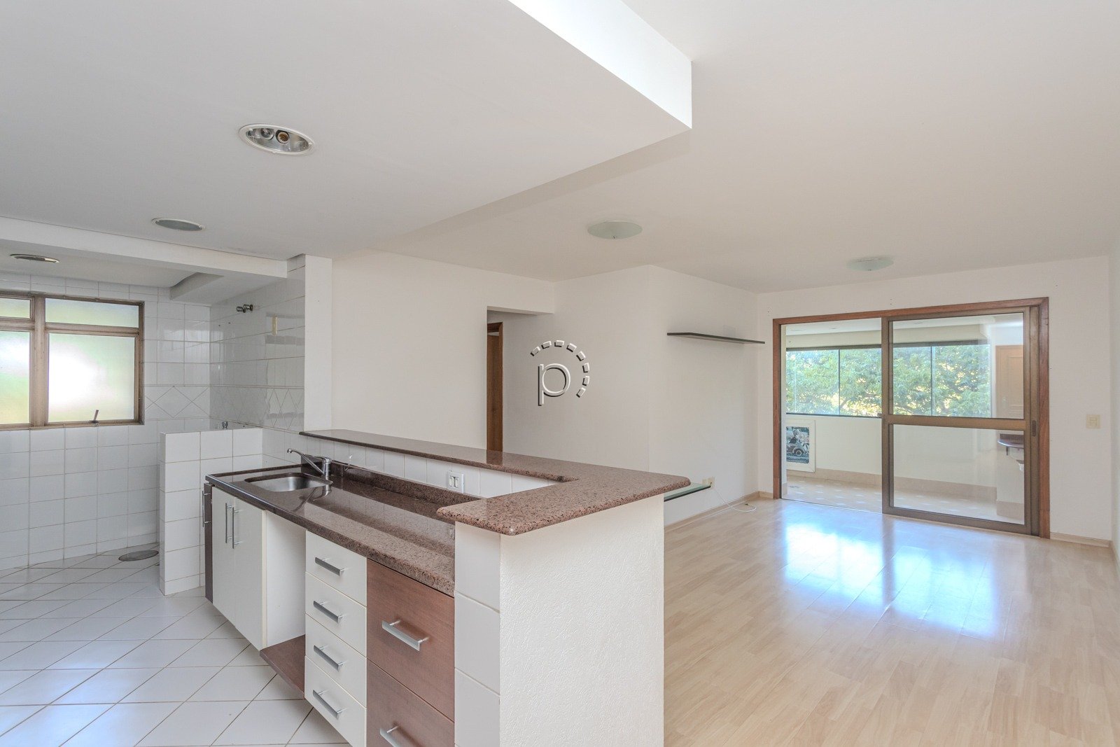 Apartamento à venda com 100m², 3 quartos, 1 suíte, 2 vagas no bairro Tristeza em Porto Alegre - Foto 2