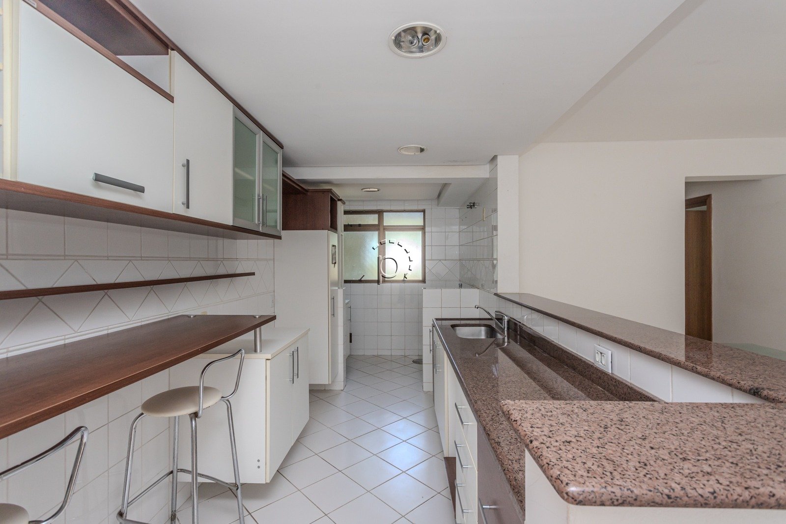 Apartamento à venda com 100m², 3 quartos, 1 suíte, 2 vagas no bairro Tristeza em Porto Alegre - Foto 3