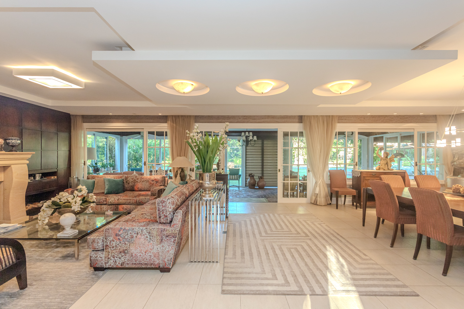 Casa em Condomínio à venda com 700m², 4 quartos, 4 suítes, 10 vagas no bairro Terra Ville em Porto Alegre