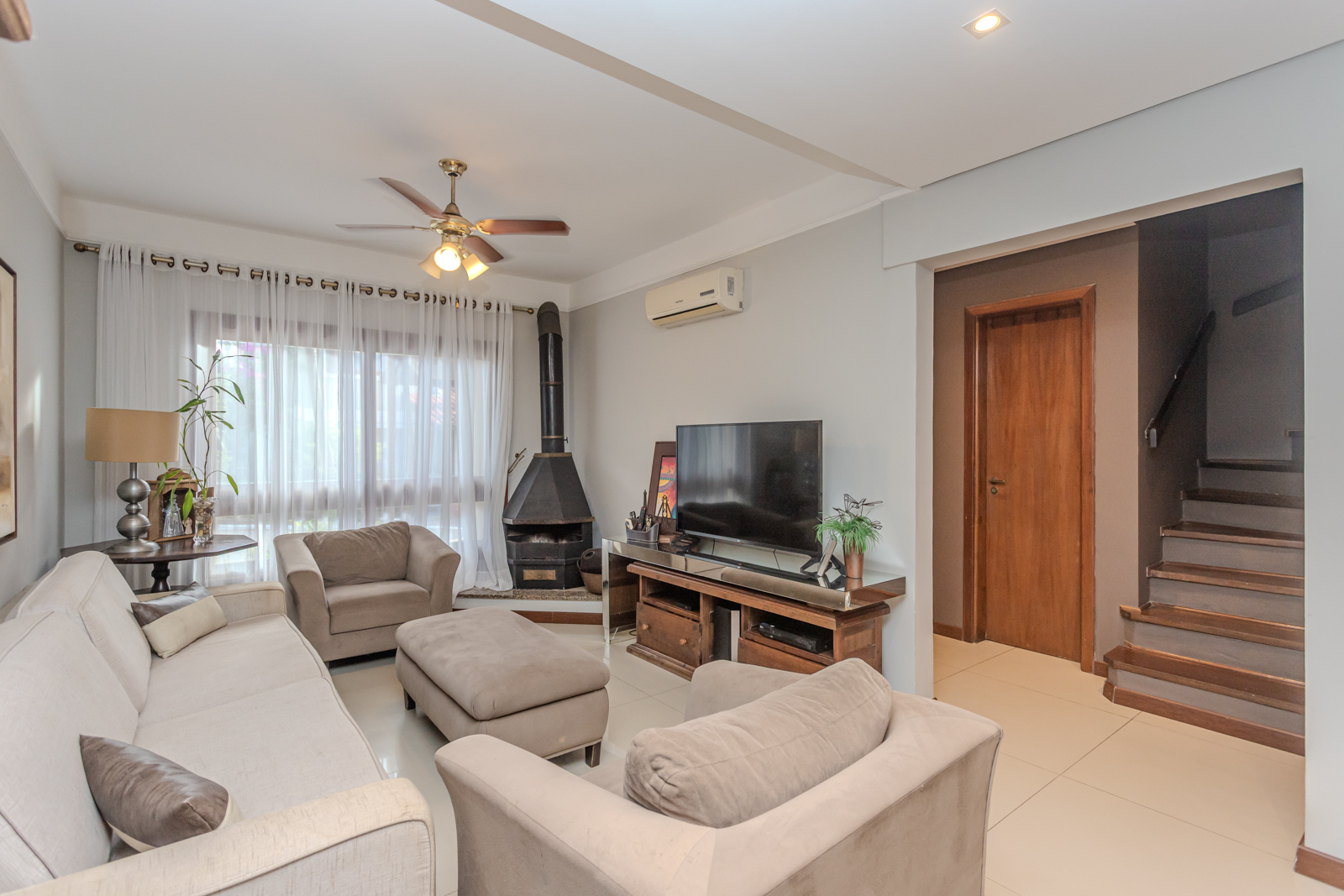 Casa em Condomínio à venda com 192m², 3 quartos, 1 suíte, 2 vagas no bairro Tristeza em Porto Alegre - Foto 3