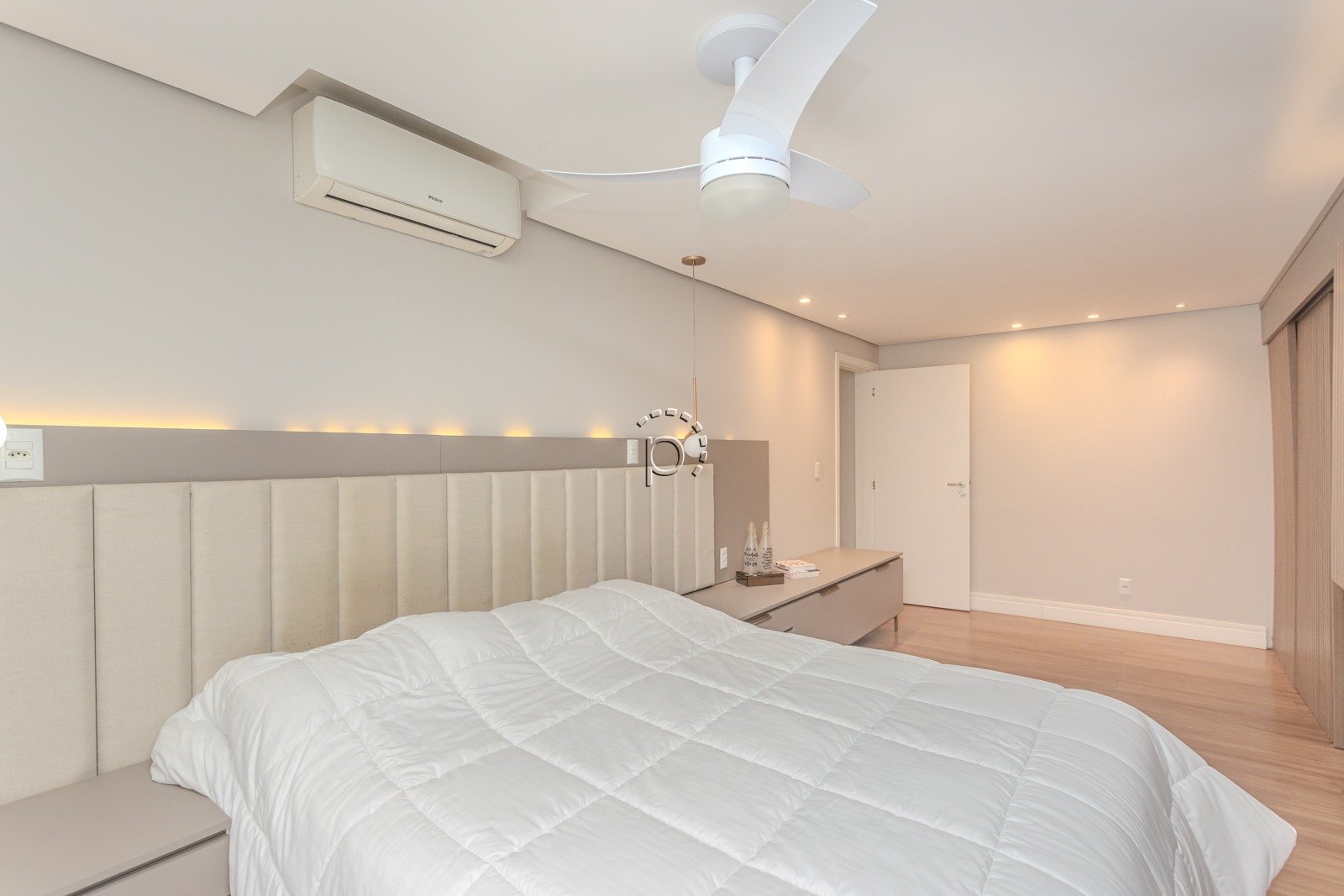 Casa em Condomínio à venda com 199m², 3 quartos, 3 suítes no bairro Vila Nova em Porto Alegre - Foto 4