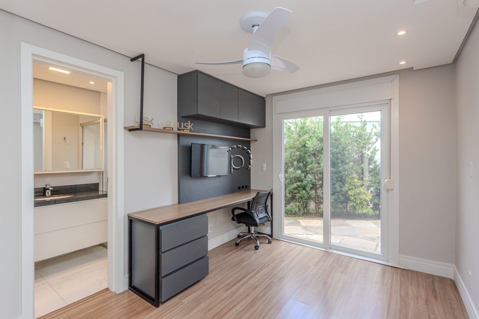 Casa em Condomínio à venda com 199m², 3 quartos, 3 suítes no bairro Vila Nova em Porto Alegre - Foto 17