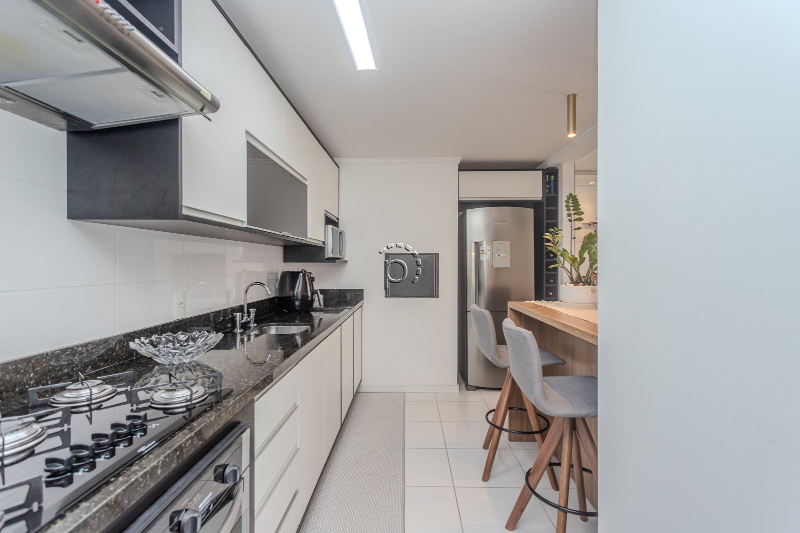 Apartamento à venda com 91m², 3 quartos, 1 suíte, 2 vagas no bairro Tristeza em Porto Alegre - Foto 17