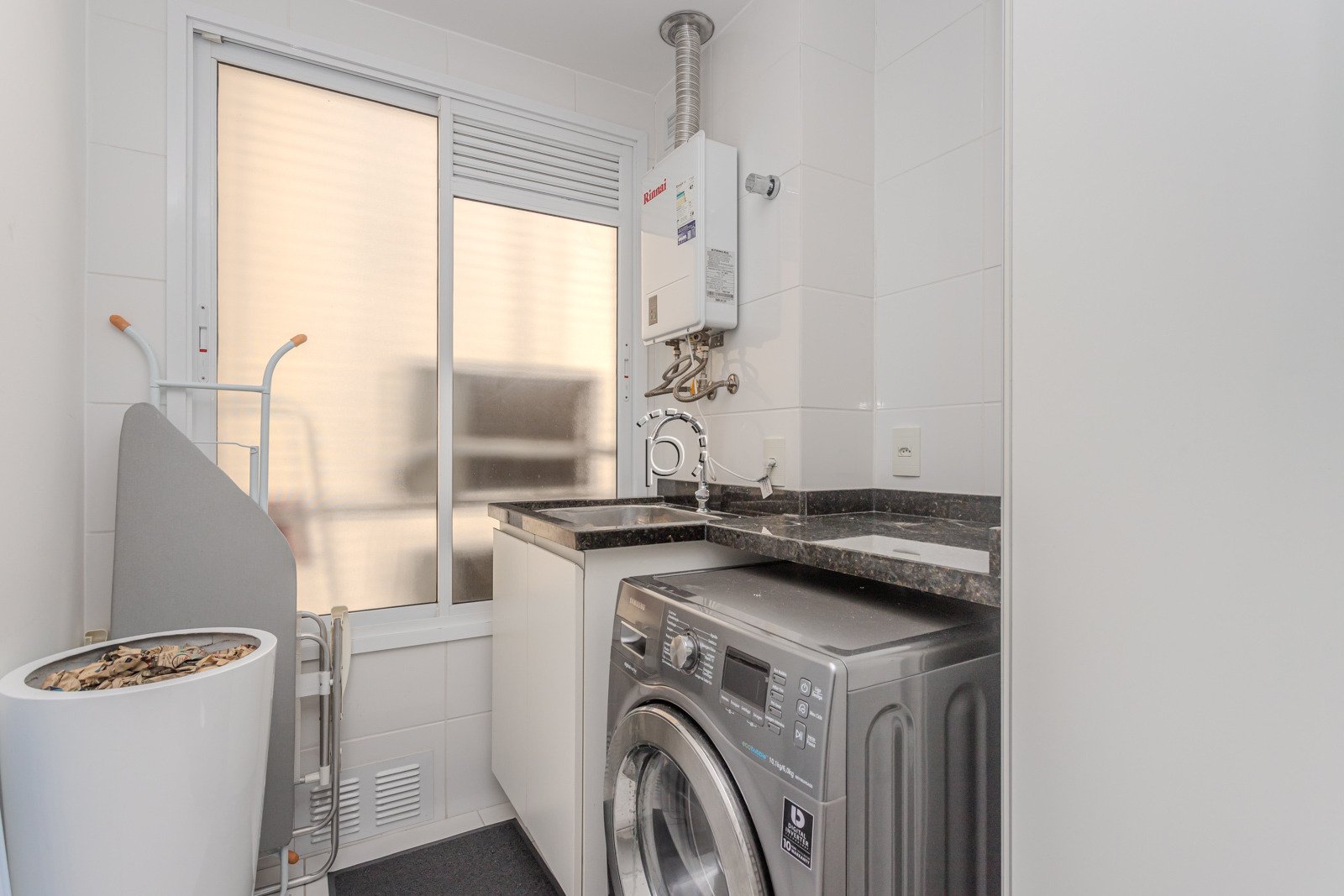 Apartamento à venda com 91m², 3 quartos, 1 suíte, 2 vagas no bairro Tristeza em Porto Alegre - Foto 19