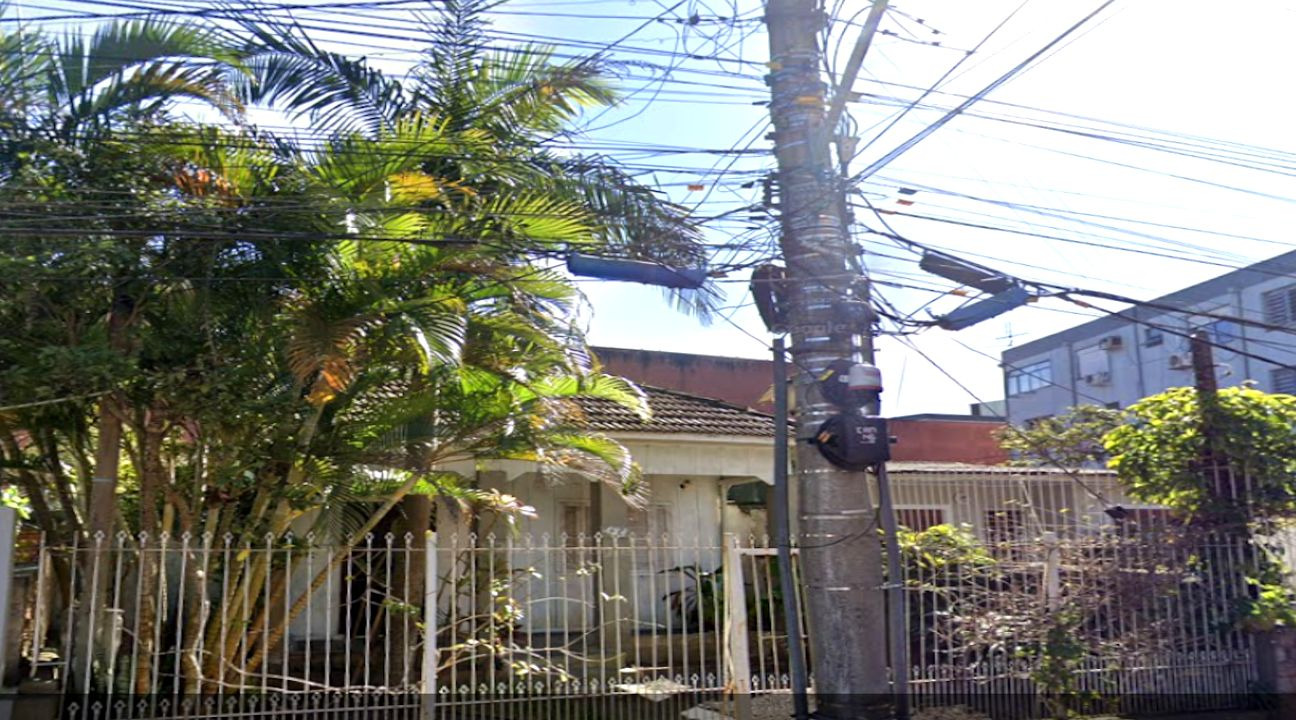 Terreno à venda com 232m² no bairro Tristeza em Porto Alegre