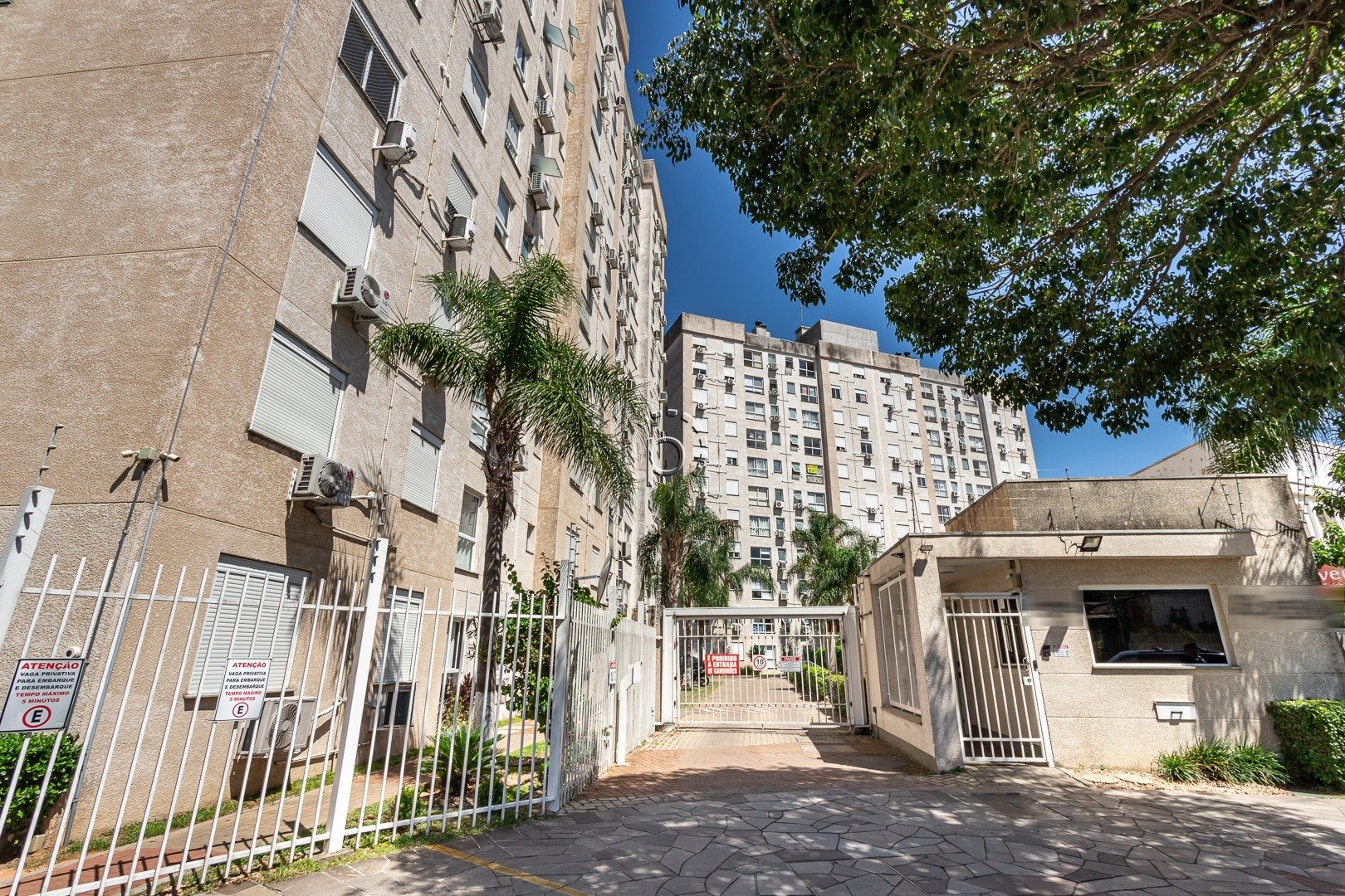 Apartamento à venda com 56m², 2 quartos, 1 suíte no bairro Cavalhada em Porto Alegre