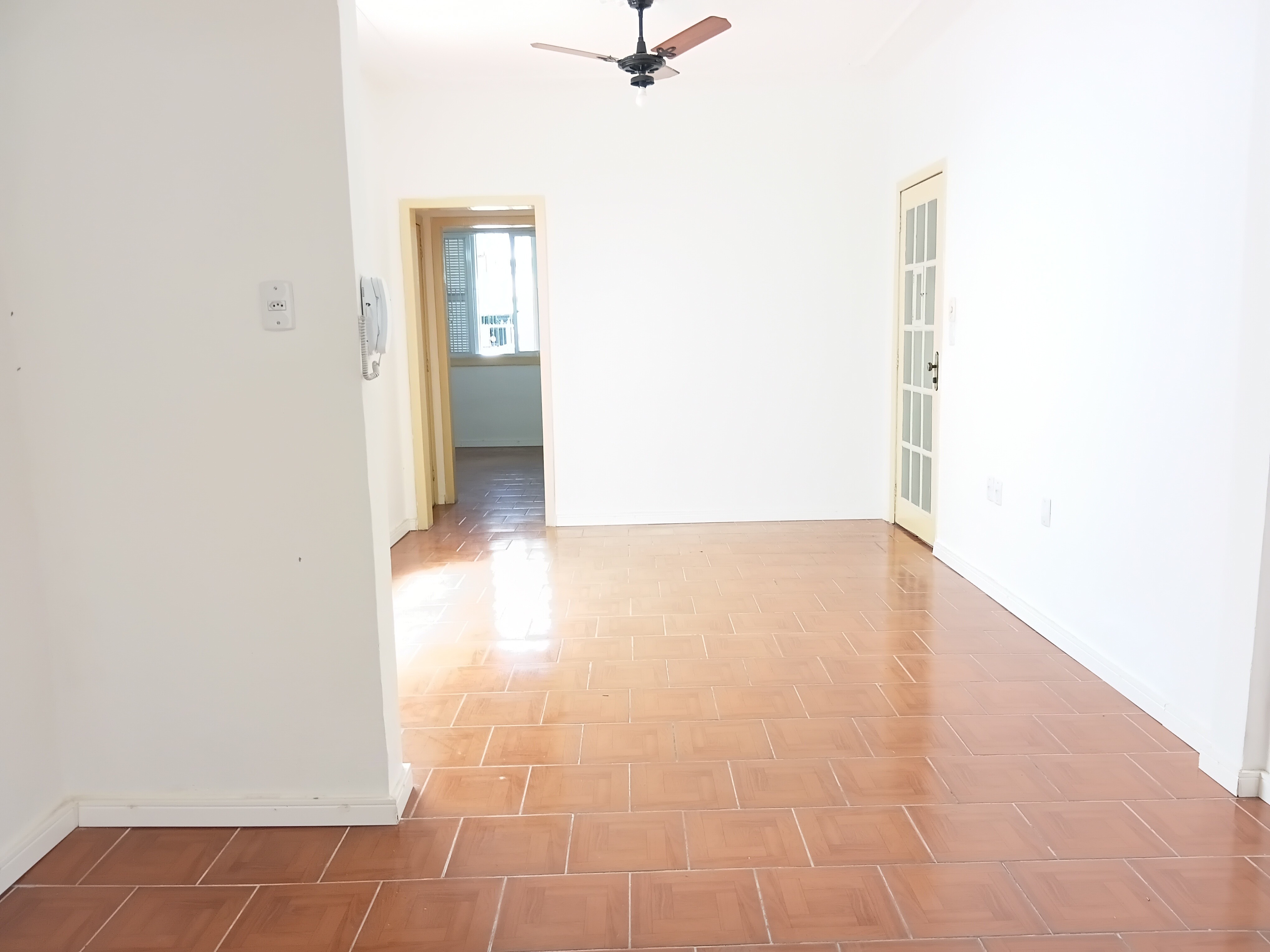 Apartamento para alugar com 50m², 2 quartos no bairro Menino Deus em Porto Alegre - Foto 2