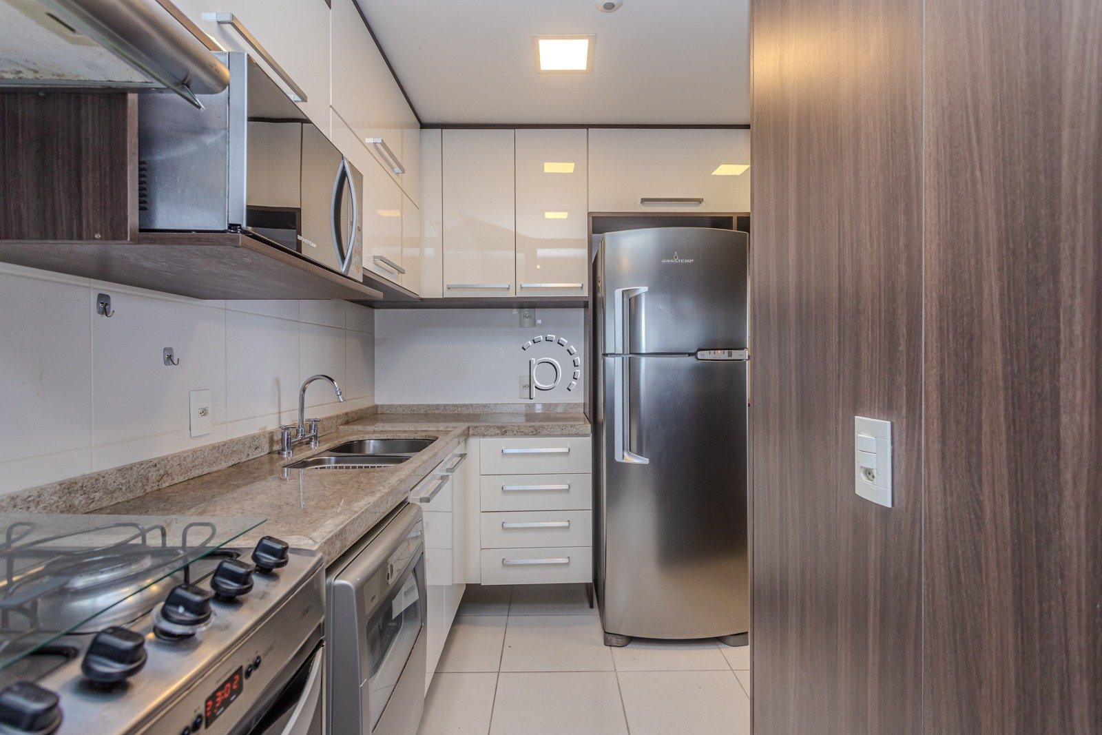 Apartamento à venda com 110m², 3 quartos, 2 vagas no bairro Camaquã em Porto Alegre - Foto 9