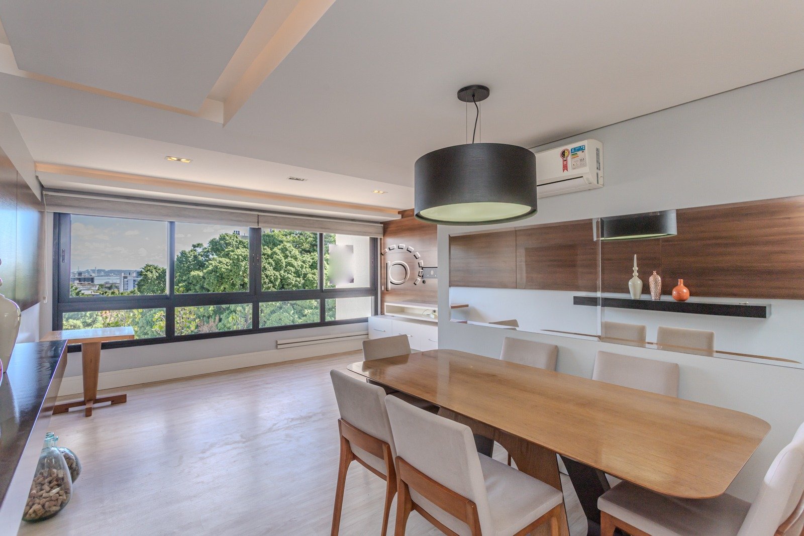 Apartamento à venda com 110m², 3 quartos, 2 vagas no bairro Camaquã em Porto Alegre