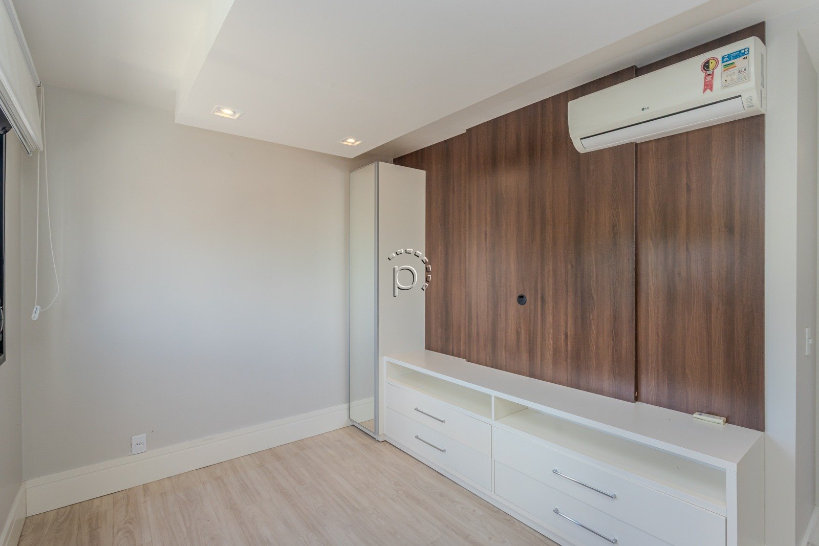Apartamento à venda com 110m², 3 quartos, 2 vagas no bairro Camaquã em Porto Alegre - Foto 12