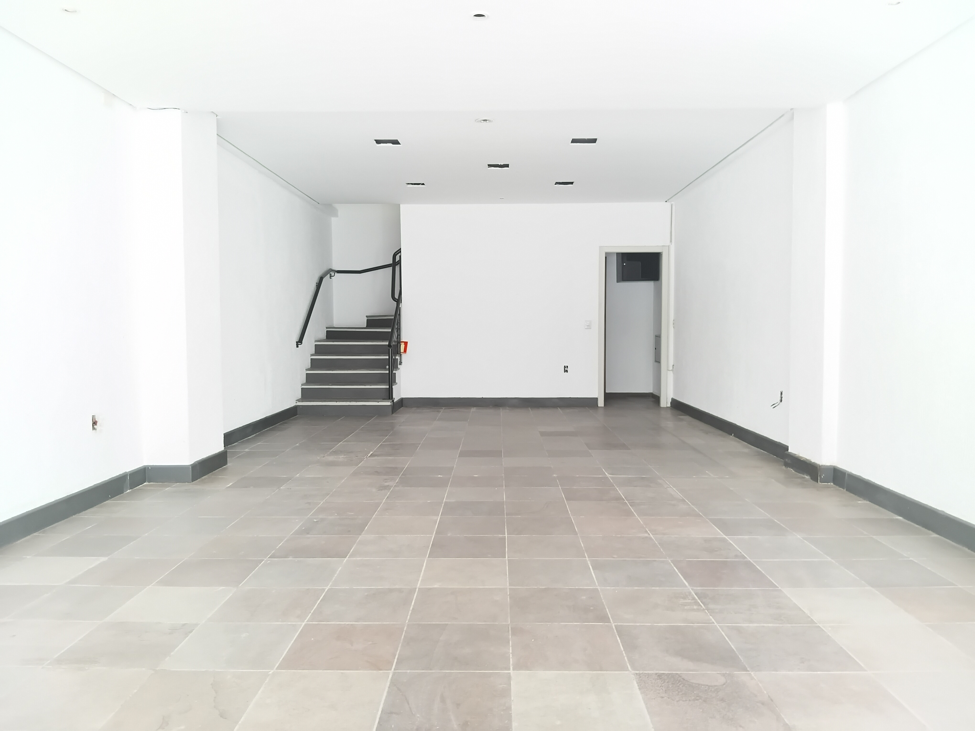 Loja para alugar com 156m² no bairro Menino Deus em Porto Alegre - Foto 4