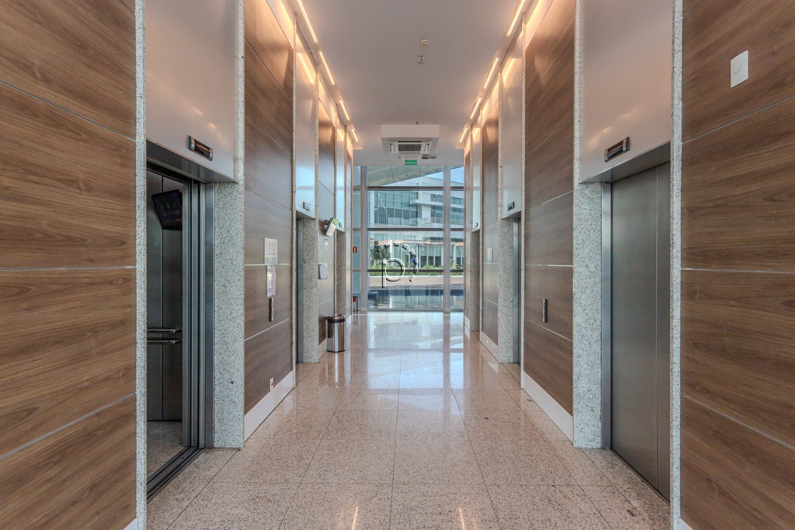 Sala para alugar com 41m², 1 vaga no bairro Cristal em Porto Alegre - Foto 12