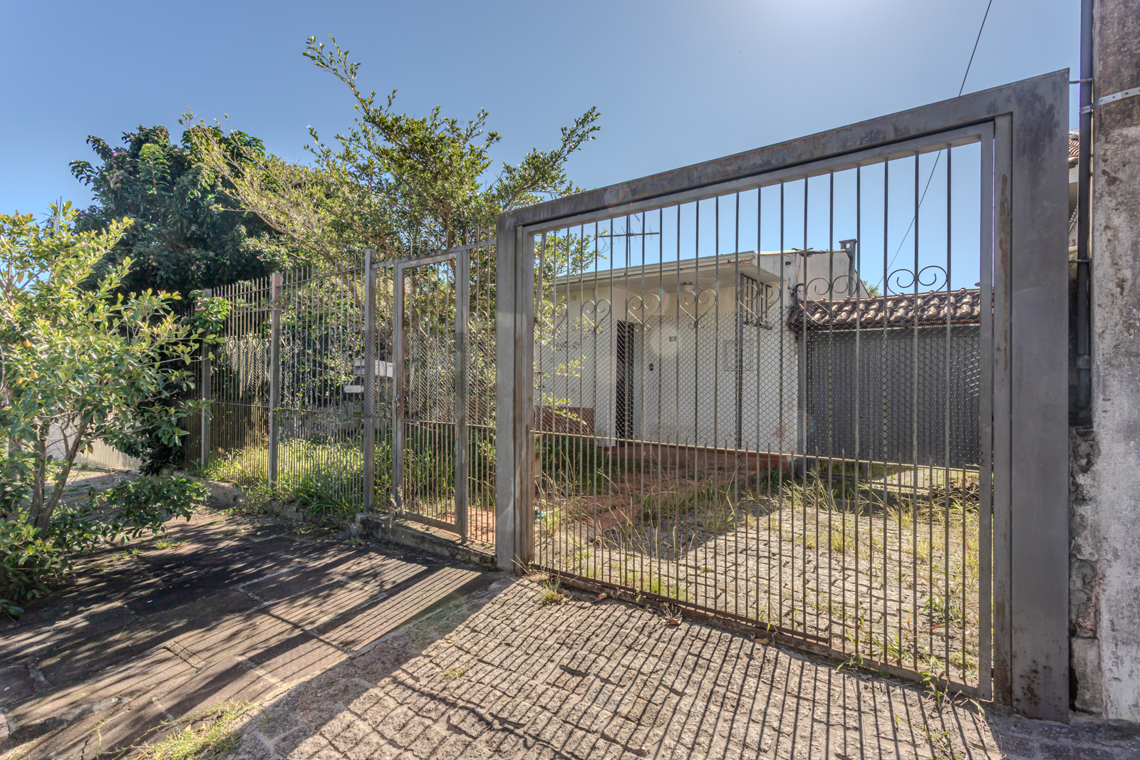 Casa à venda com 196m², 3 quartos, 1 suíte, 6 vagas no bairro Tristeza em Porto Alegre