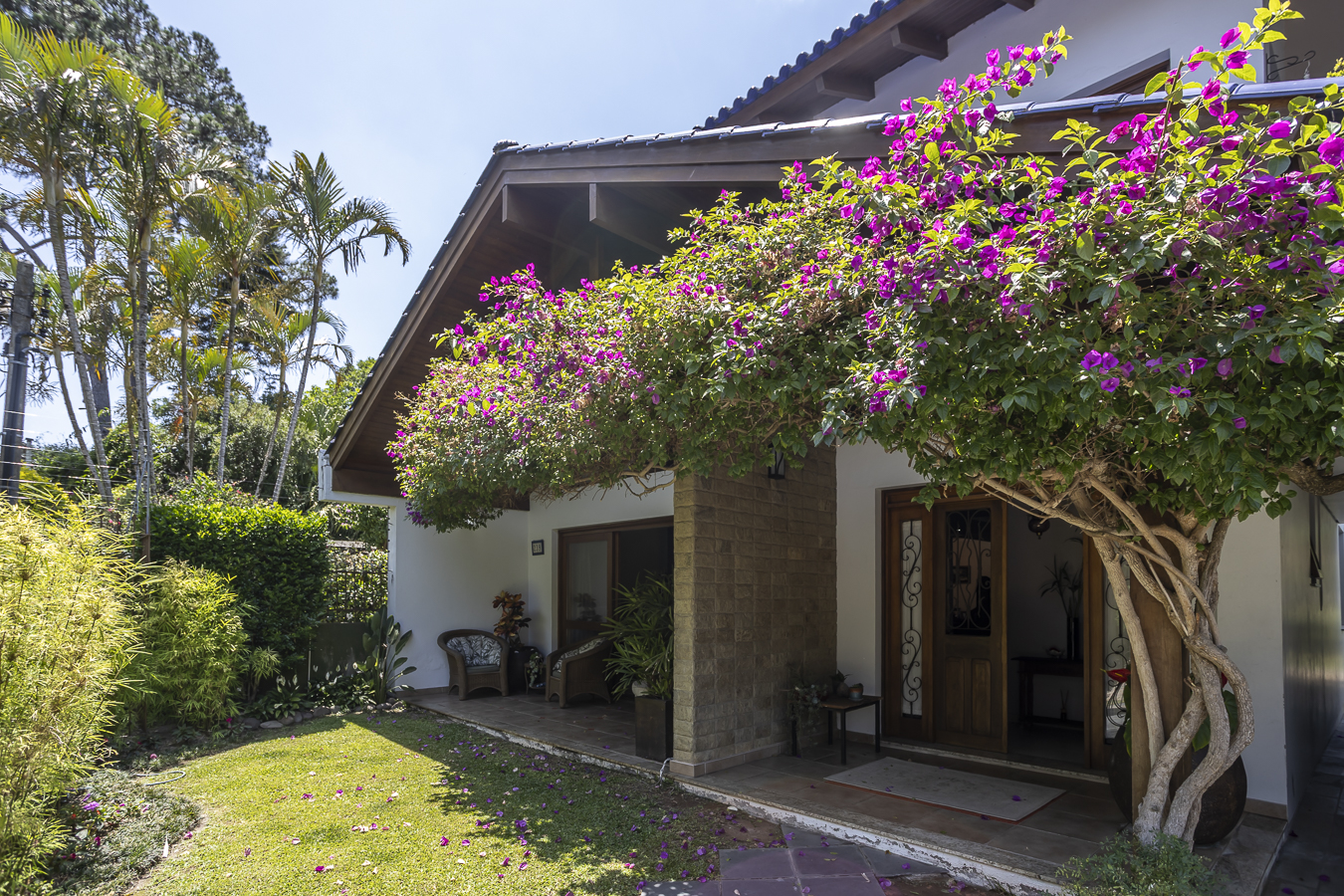 Casa à venda com 293m², 4 quartos, 1 suíte, 6 vagas no bairro Jardim Isabel em Porto Alegre