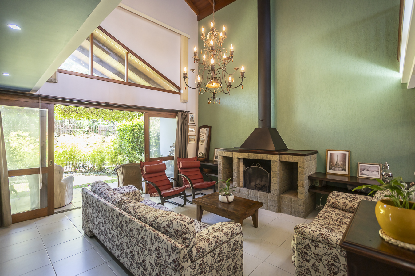 Casa à venda com 293m², 4 quartos, 1 suíte, 6 vagas no bairro Jardim Isabel em Porto Alegre - Foto 2