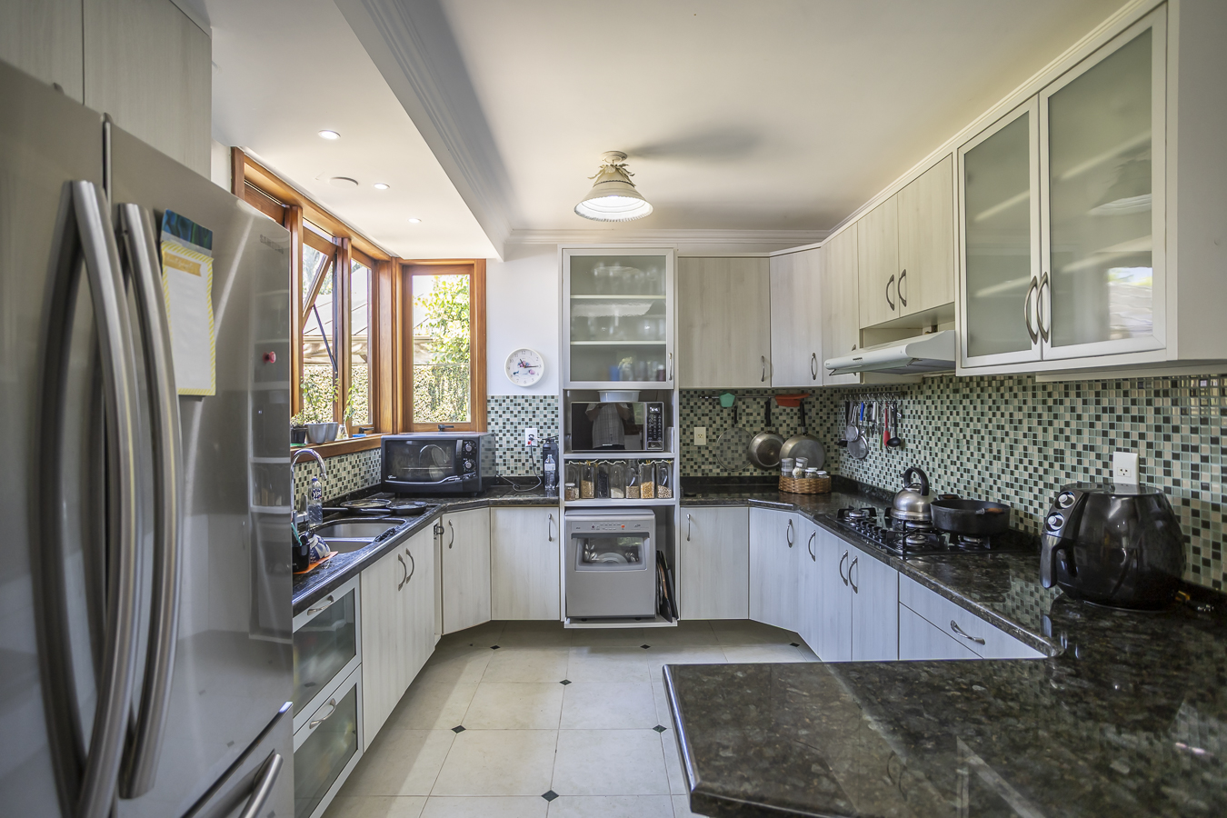 Casa à venda com 293m², 4 quartos, 1 suíte, 6 vagas no bairro Jardim Isabel em Porto Alegre - Foto 11