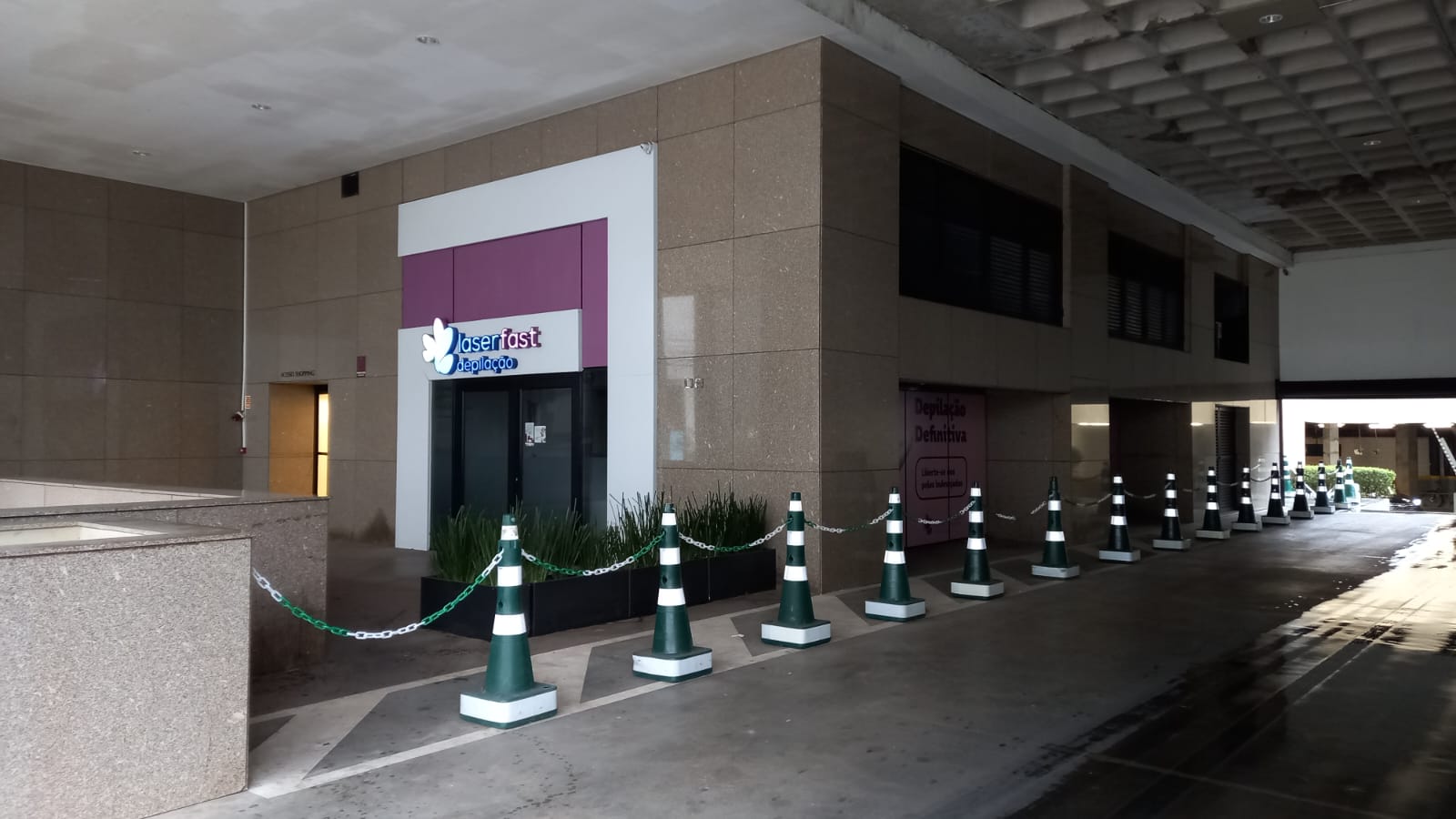 Loja para alugar com 138m² no bairro Praia de Belas em Porto Alegre - Foto 2