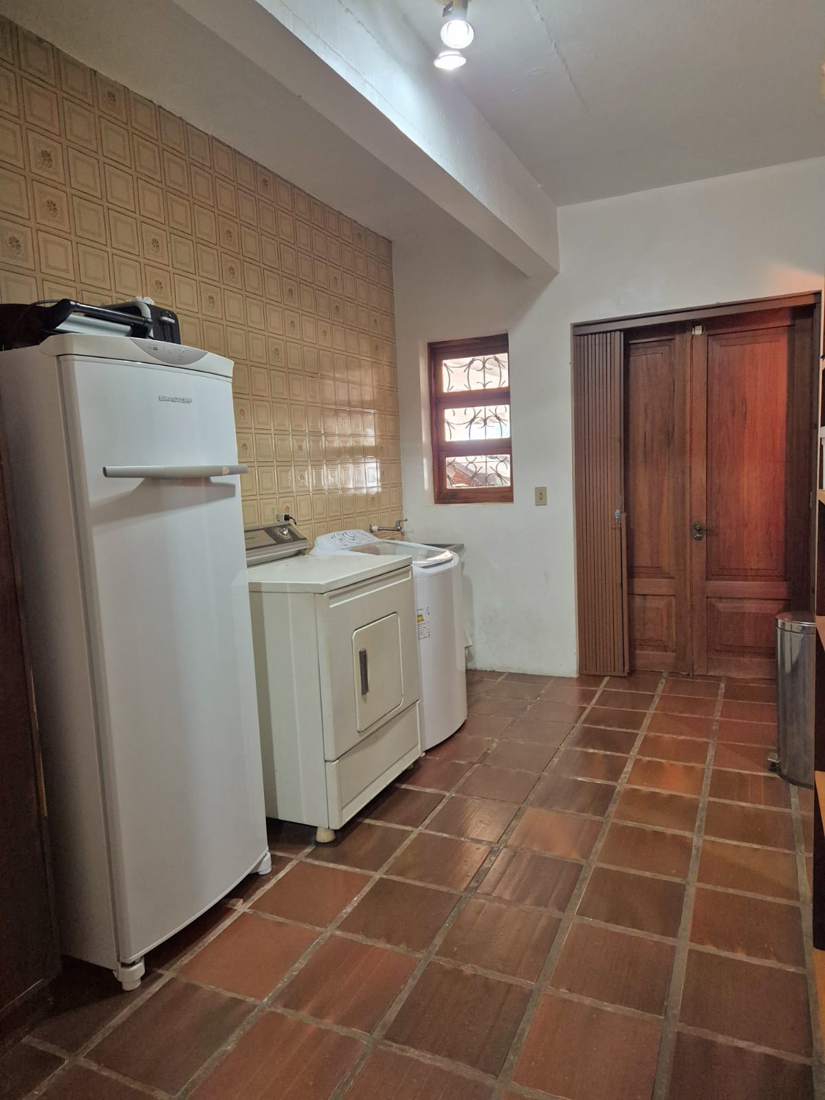 Casa à venda com 354m², 5 quartos, 1 suíte, 10 vagas no bairro Cristal em Porto Alegre - Foto 11