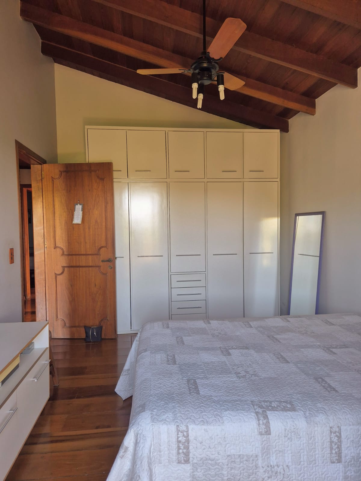 Casa à venda com 354m², 5 quartos, 1 suíte, 10 vagas no bairro Cristal em Porto Alegre - Foto 23