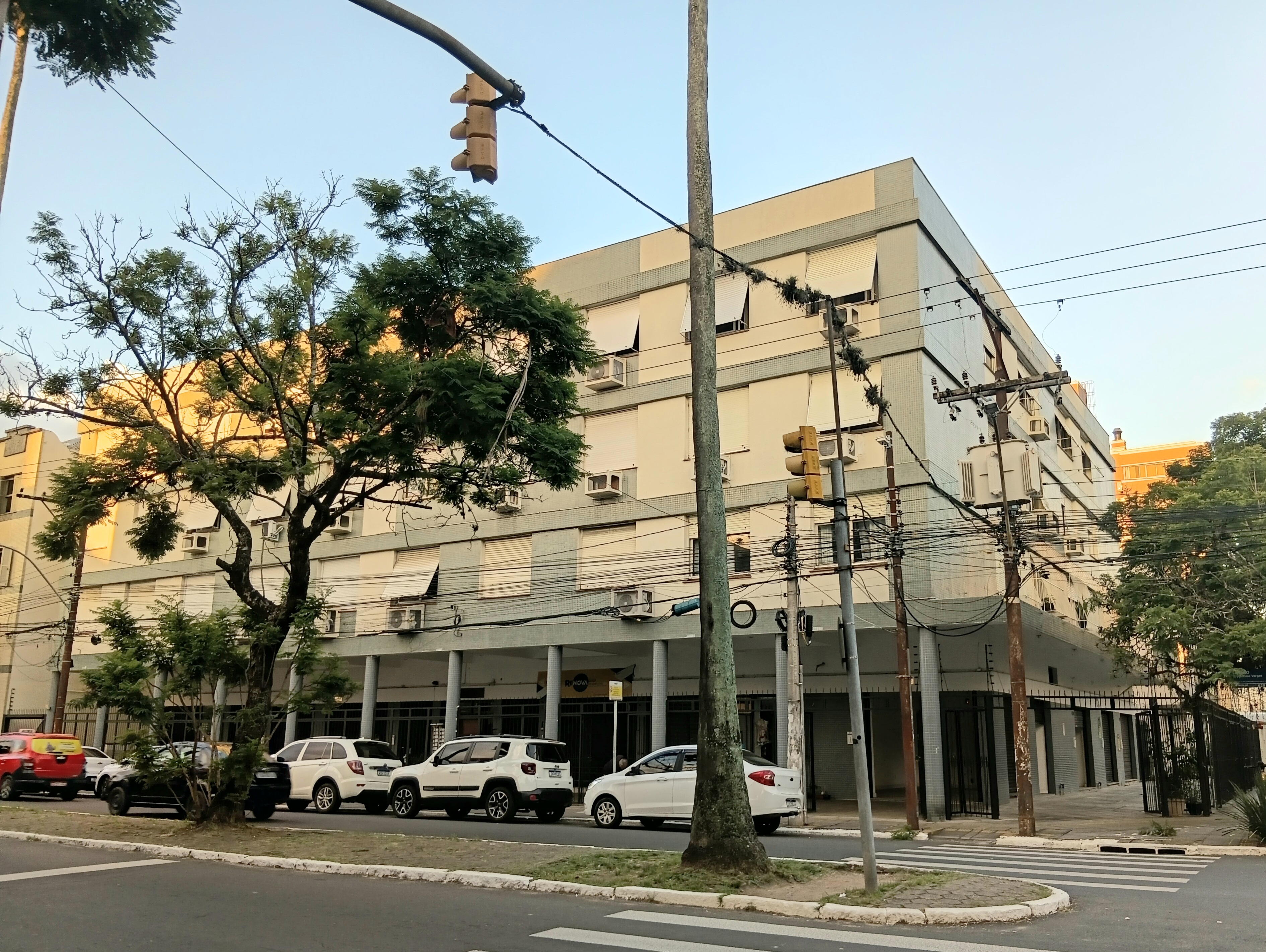Loja para alugar com 34m² no bairro Menino Deus em Porto Alegre - Foto 9