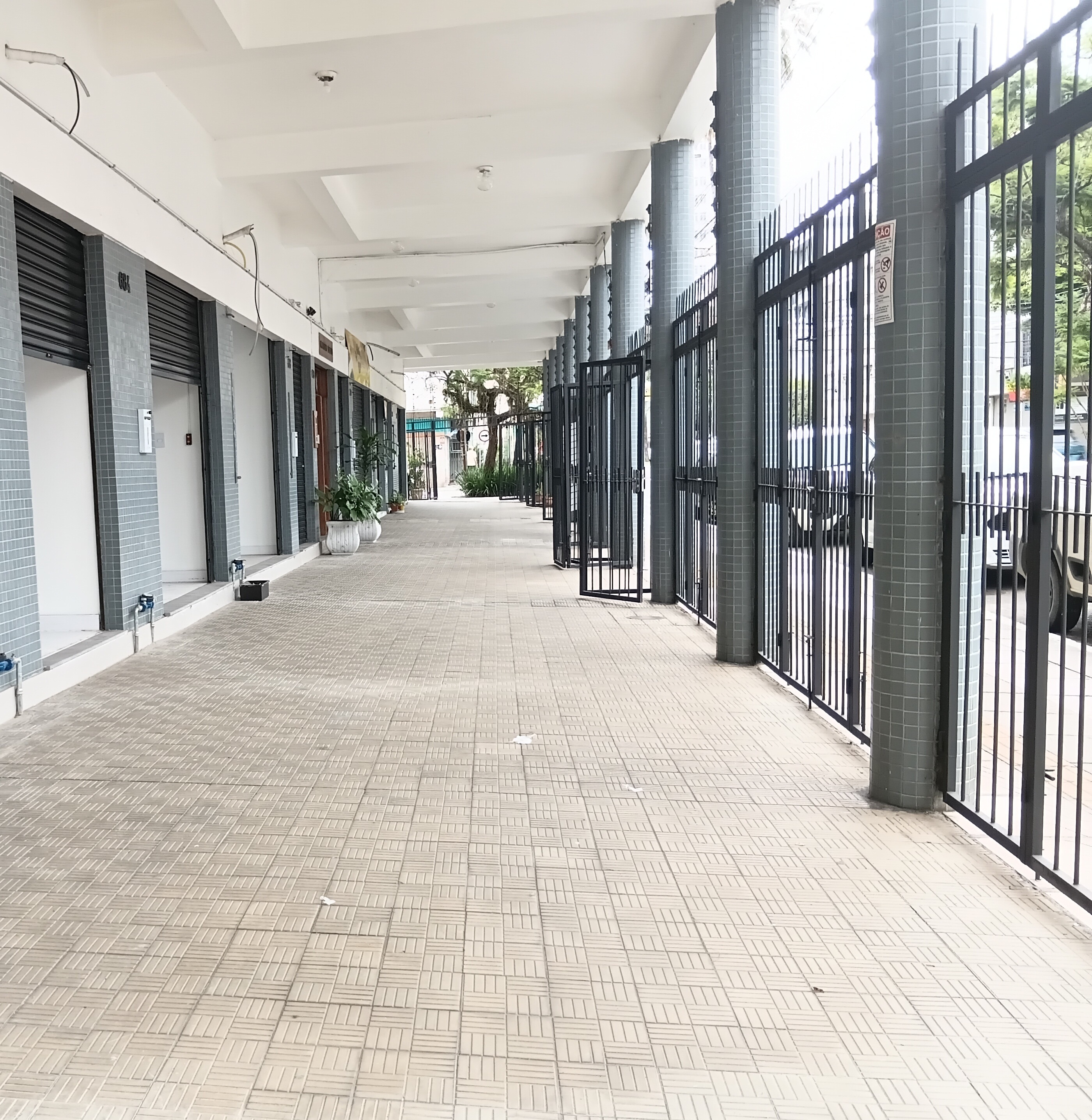 Loja para alugar com 34m² no bairro Menino Deus em Porto Alegre - Foto 8