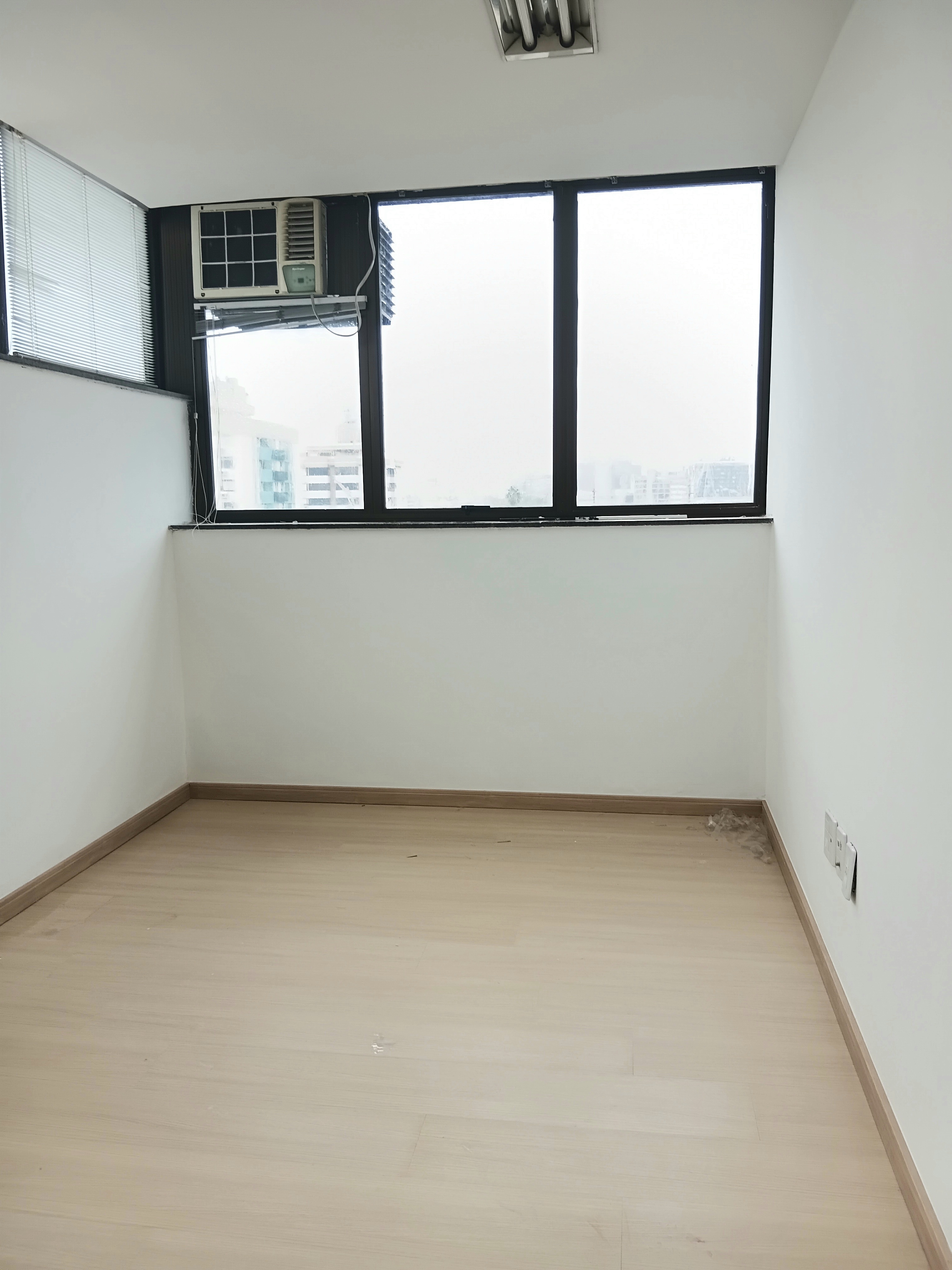 Sala para alugar com 102m² no bairro Menino Deus em Porto Alegre - Foto 3