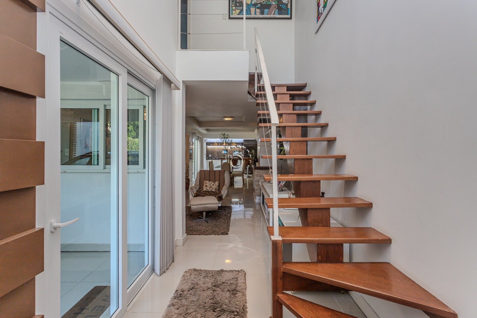 Casa à venda com 190m², 4 quartos, 3 suítes no bairro Jardim Isabel em Porto Alegre - Foto 2