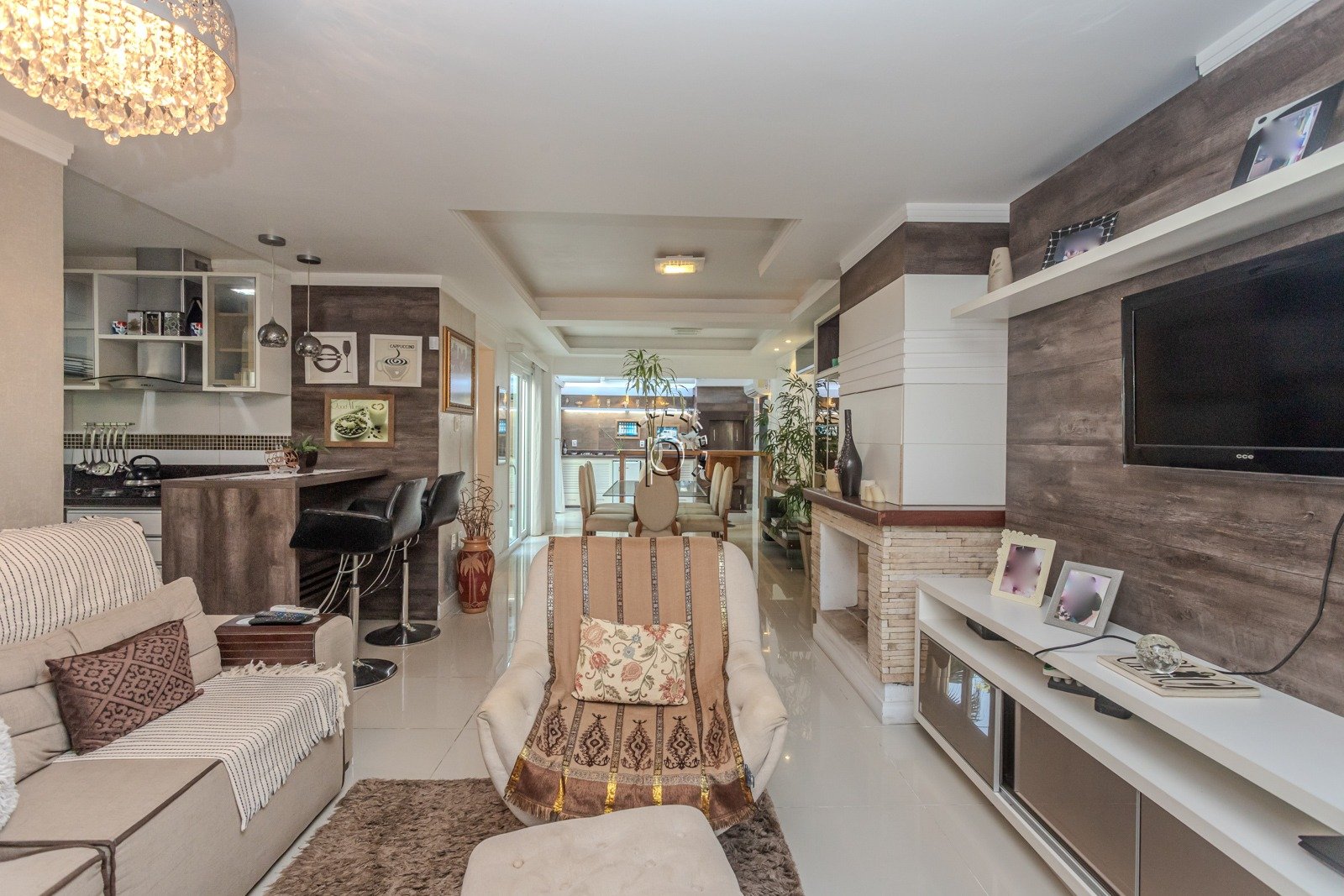 Casa à venda com 190m², 4 quartos, 3 suítes no bairro Jardim Isabel em Porto Alegre - Foto 4