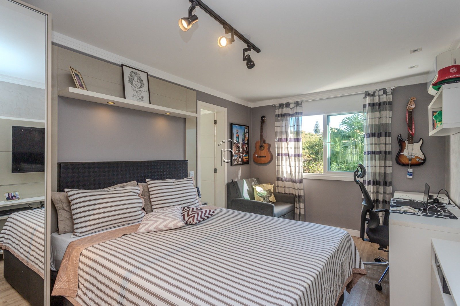 Casa à venda com 190m², 4 quartos, 3 suítes no bairro Jardim Isabel em Porto Alegre - Foto 35