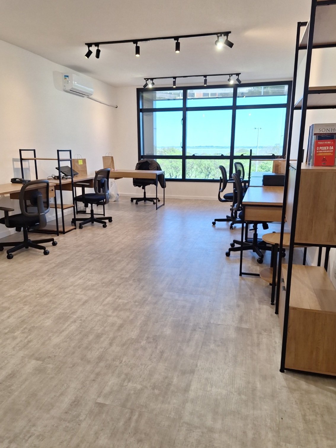Sala à venda com 44m², 1 vaga no bairro Praia de Belas em Porto Alegre - Foto 6