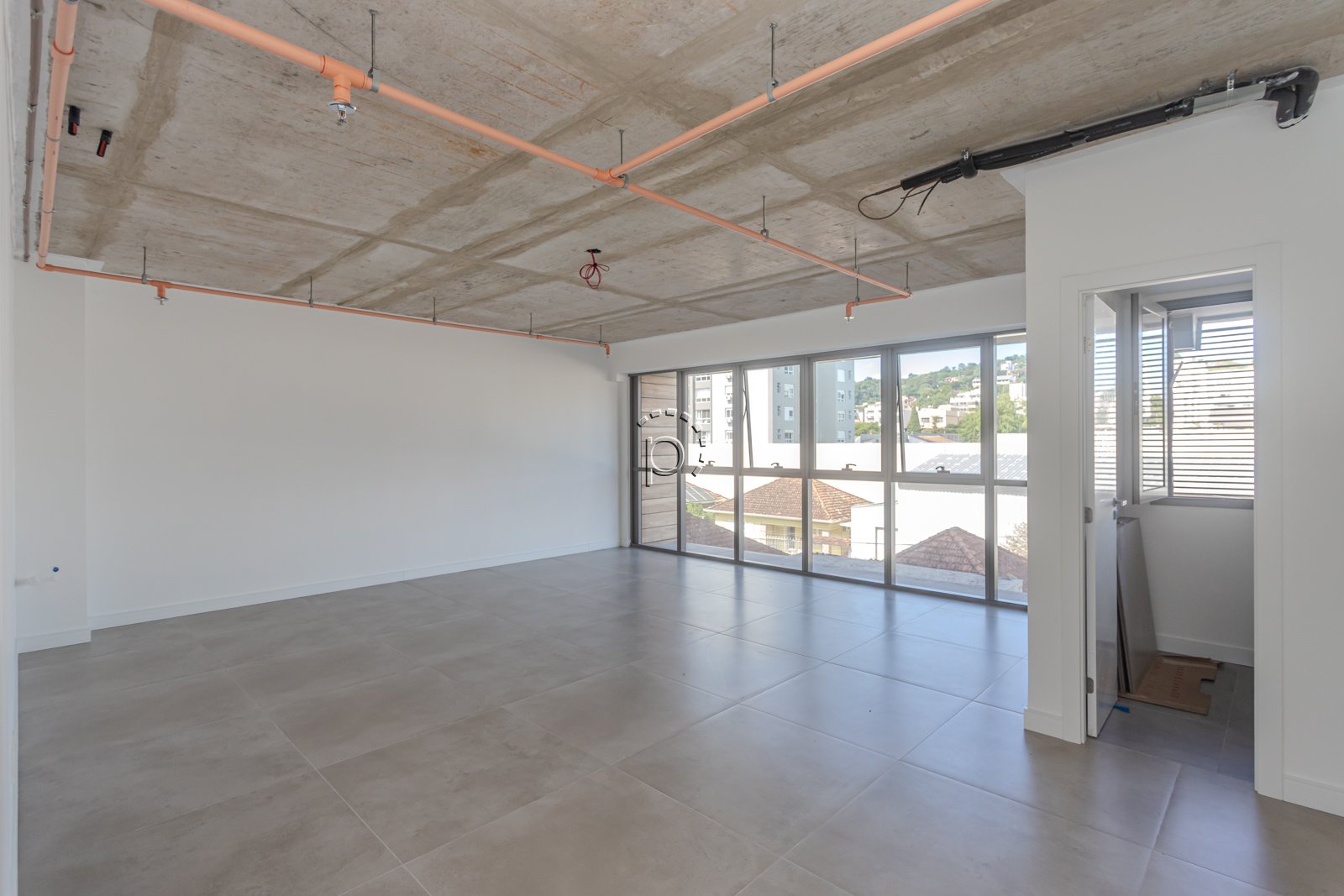 Sala à venda com 47m² no bairro Tristeza em Porto Alegre