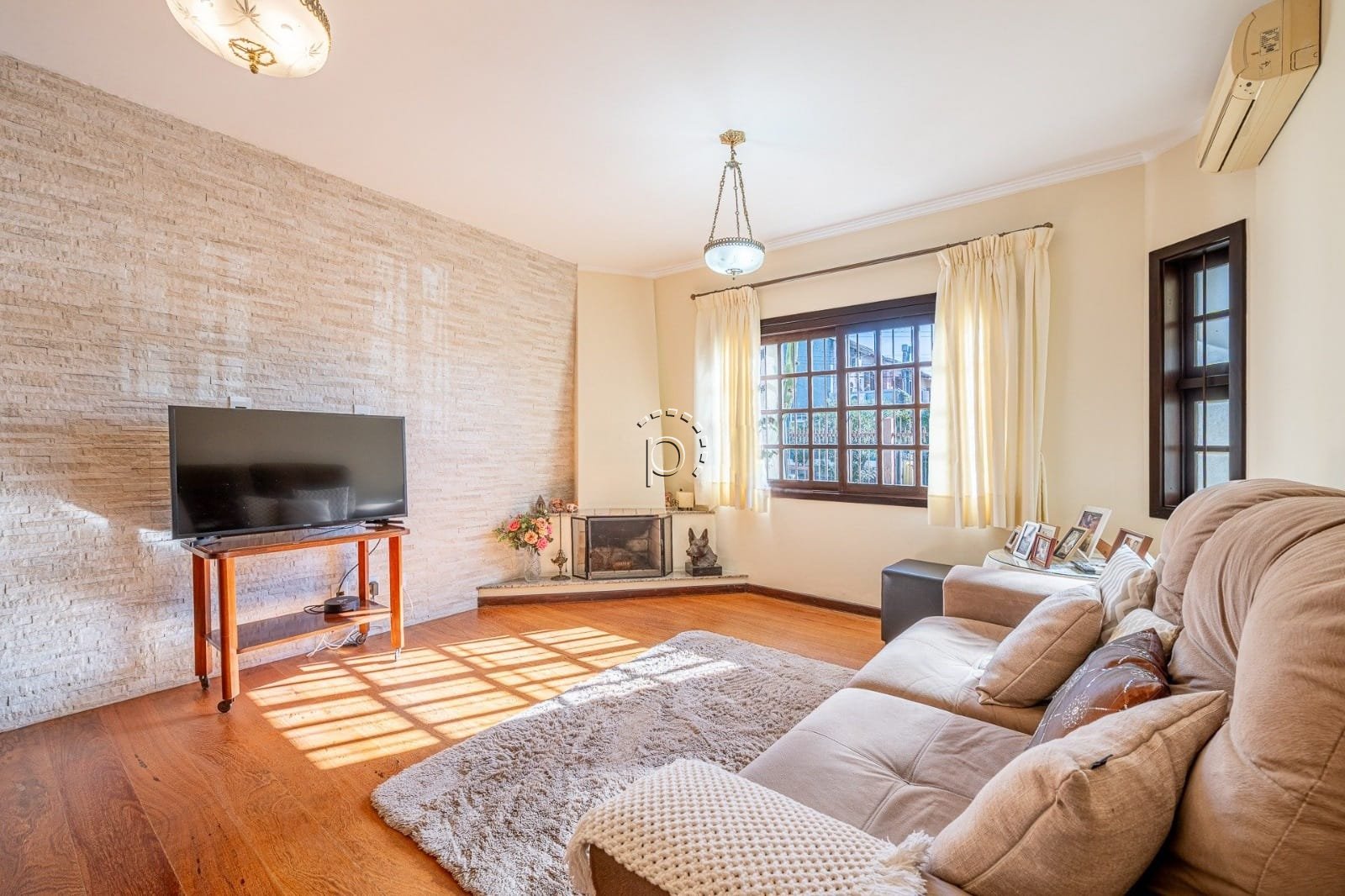 Casa à venda com 137m², 3 quartos no bairro Espirito Santo em Porto Alegre