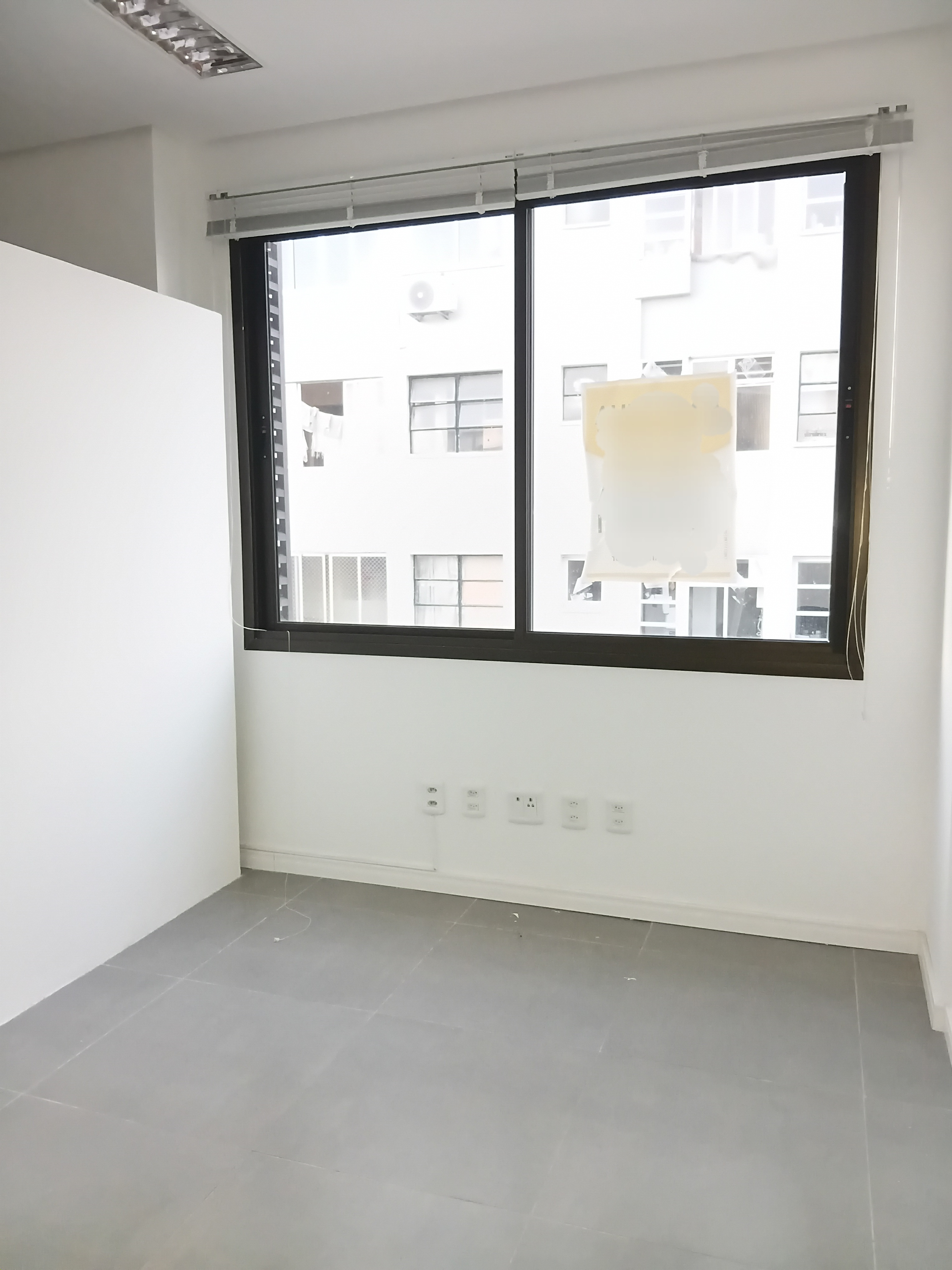 Sala para alugar com 56m², 2 vagas no bairro Menino Deus em Porto Alegre - Foto 4