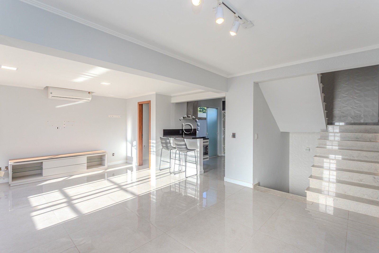 Casa em Condomínio à venda com 214m², 3 quartos no bairro Cristal em Porto Alegre - Foto 3