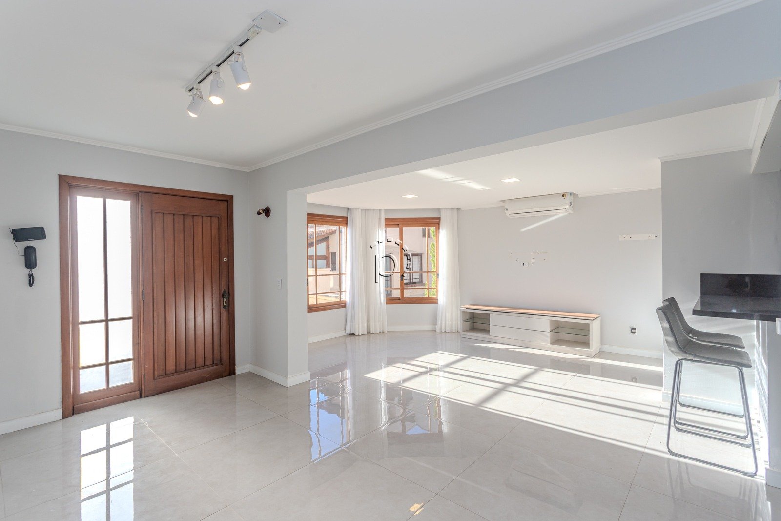 Casa em Condomínio à venda com 214m², 3 quartos no bairro Cristal em Porto Alegre
