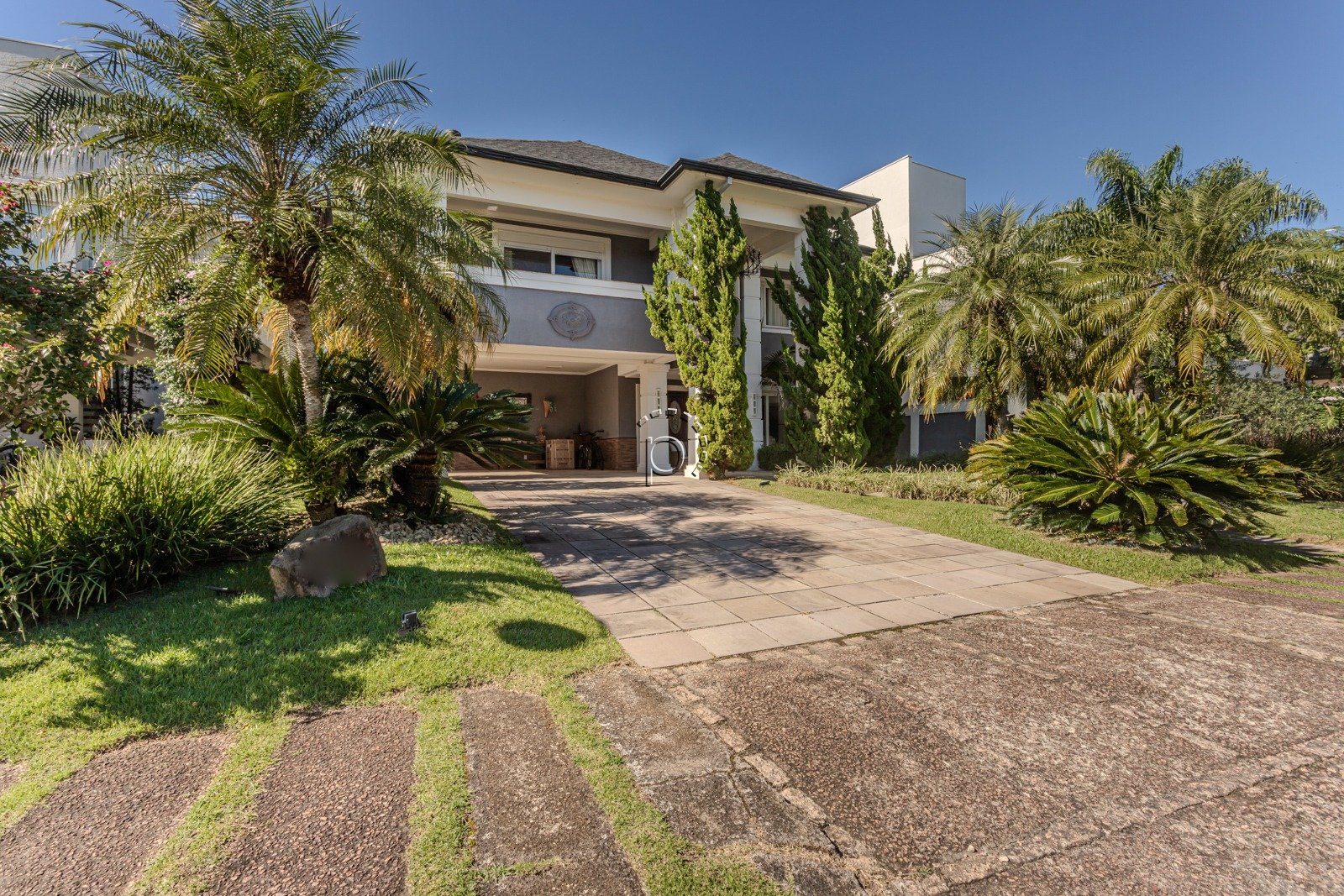 Casa em Condomínio à venda com 592m², 3 quartos, 3 suítes no bairro Terra Ville em Porto Alegre