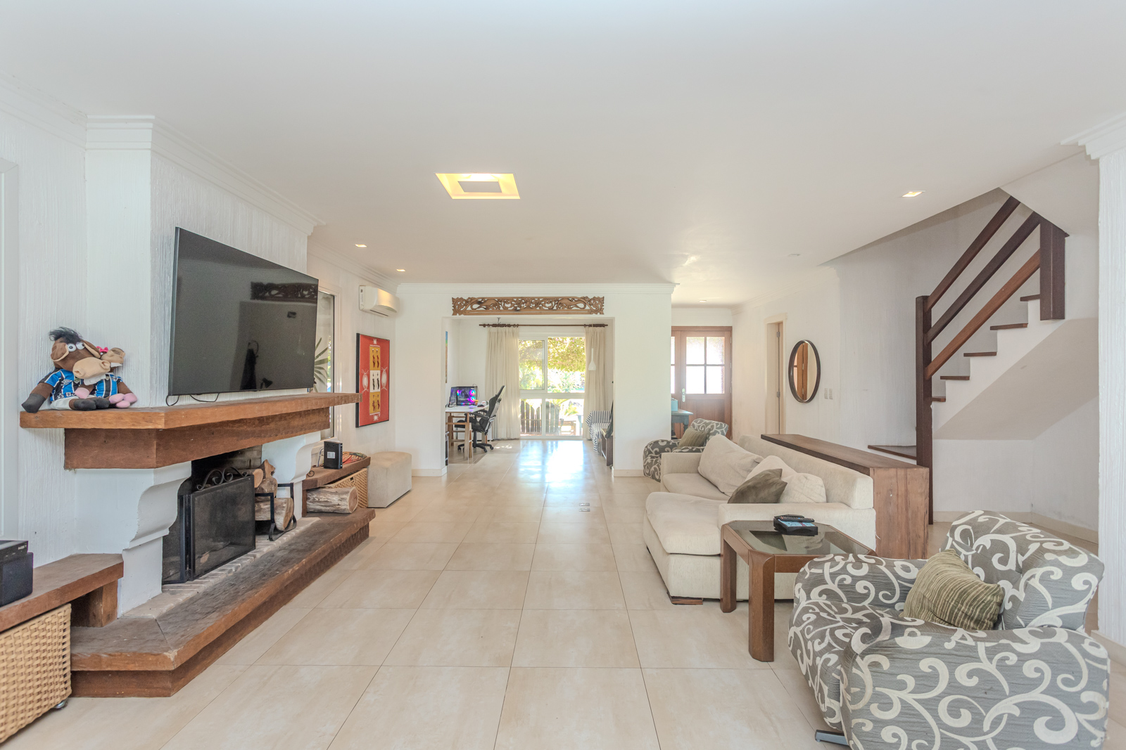 Casa em Condomínio à venda com 341m², 4 quartos, 4 suítes, 4 vagas no bairro Terra Ville em Porto Alegre - Foto 2