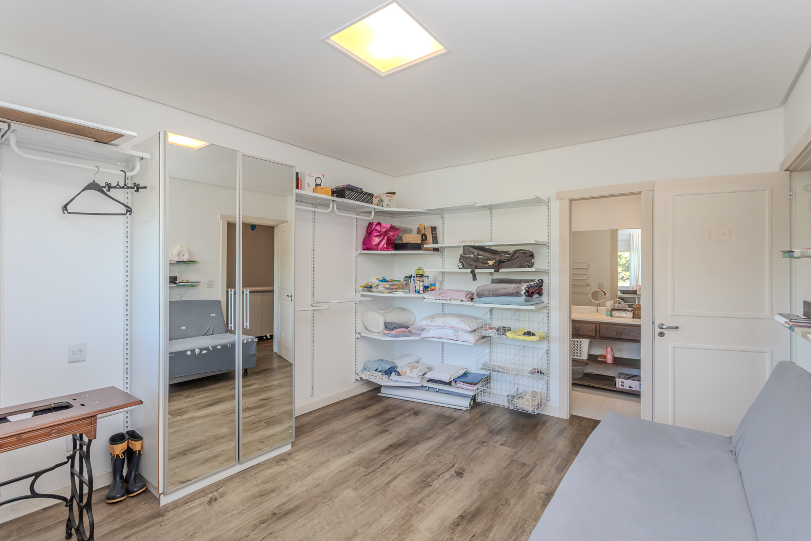 Casa em Condomínio à venda com 341m², 4 quartos, 4 suítes, 4 vagas no bairro Terra Ville em Porto Alegre - Foto 35