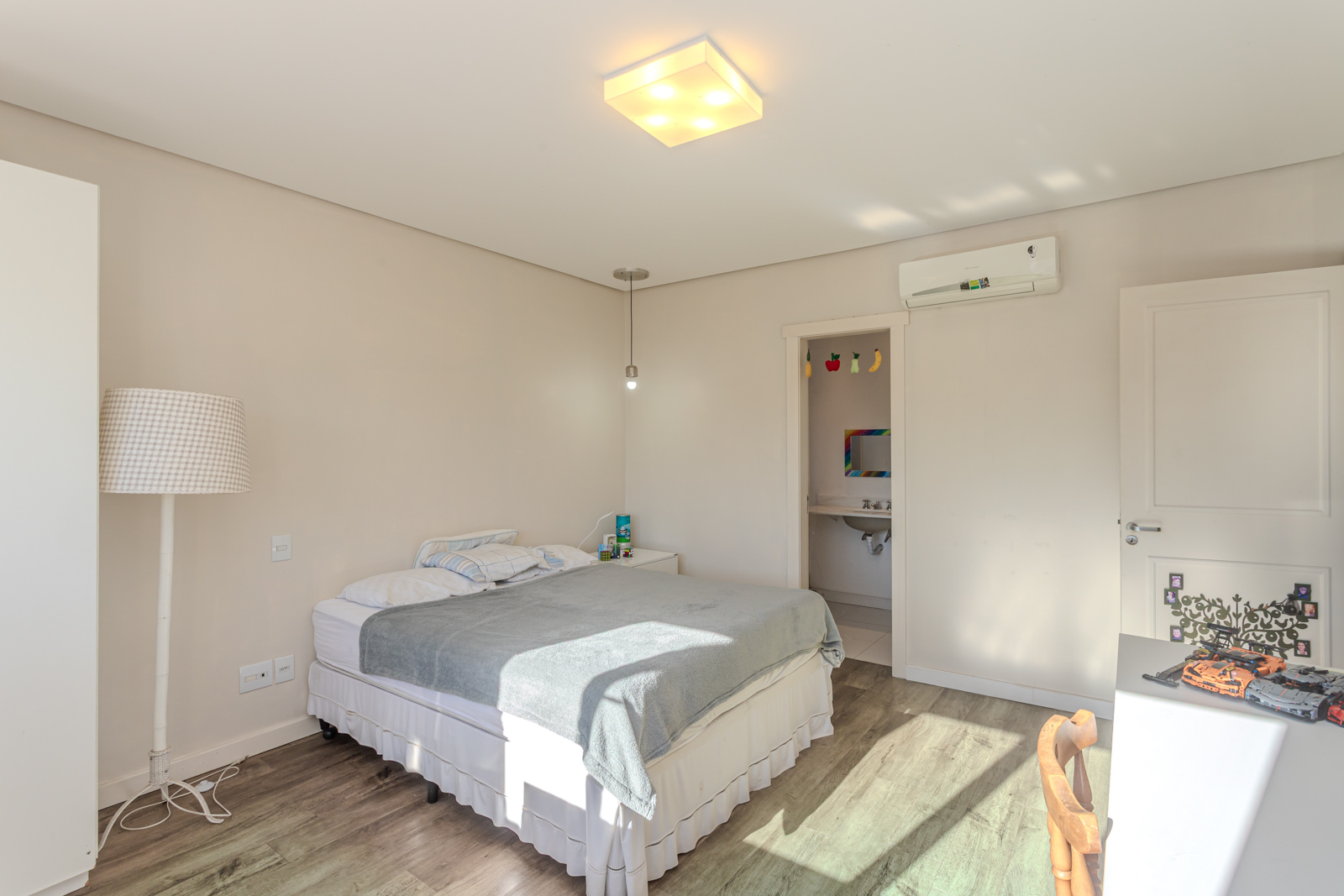 Casa em Condomínio à venda com 341m², 4 quartos, 4 suítes, 4 vagas no bairro Terra Ville em Porto Alegre - Foto 28