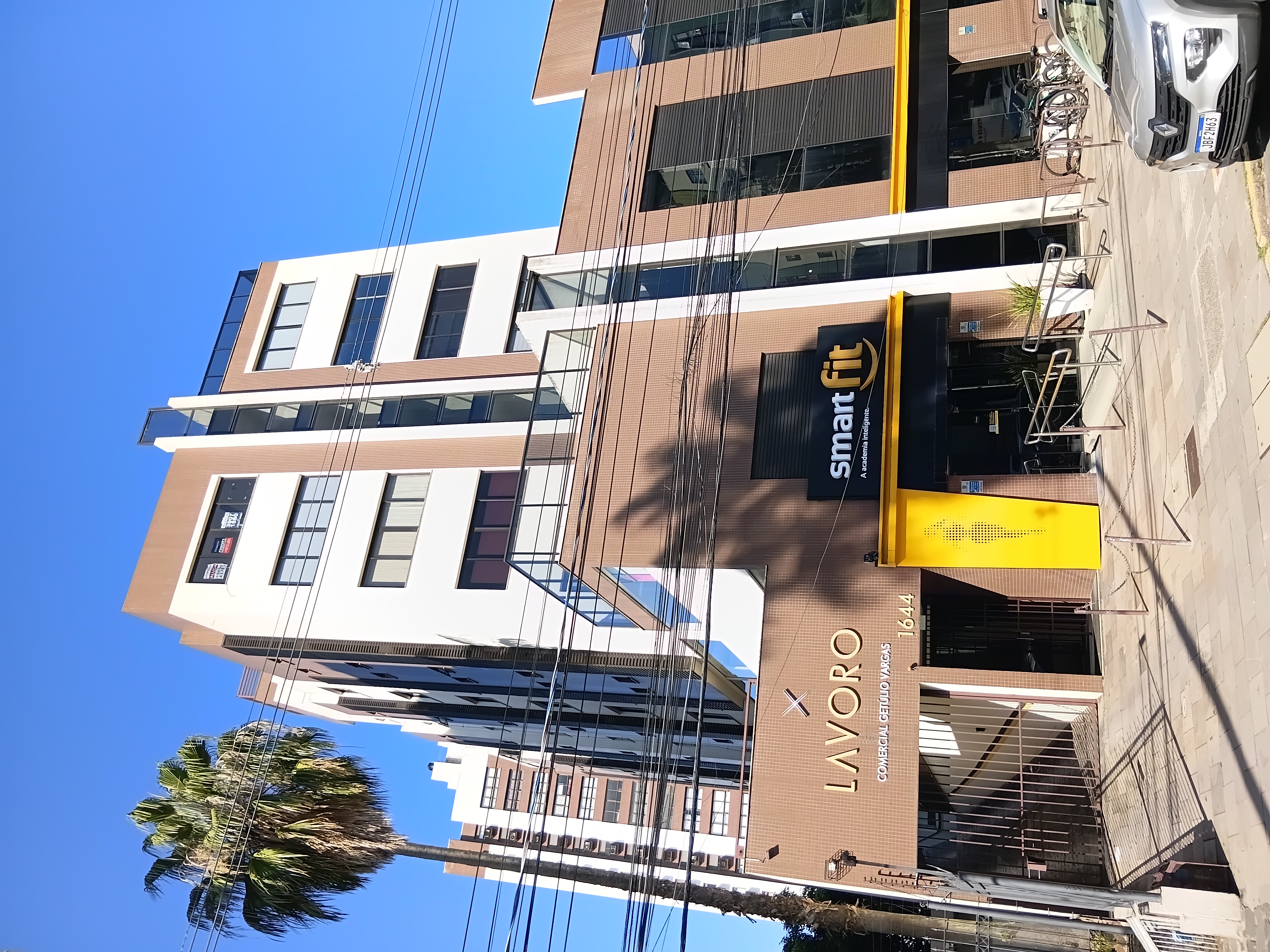 Sala para alugar com 29m², 1 vaga no bairro Menino Deus em Porto Alegre