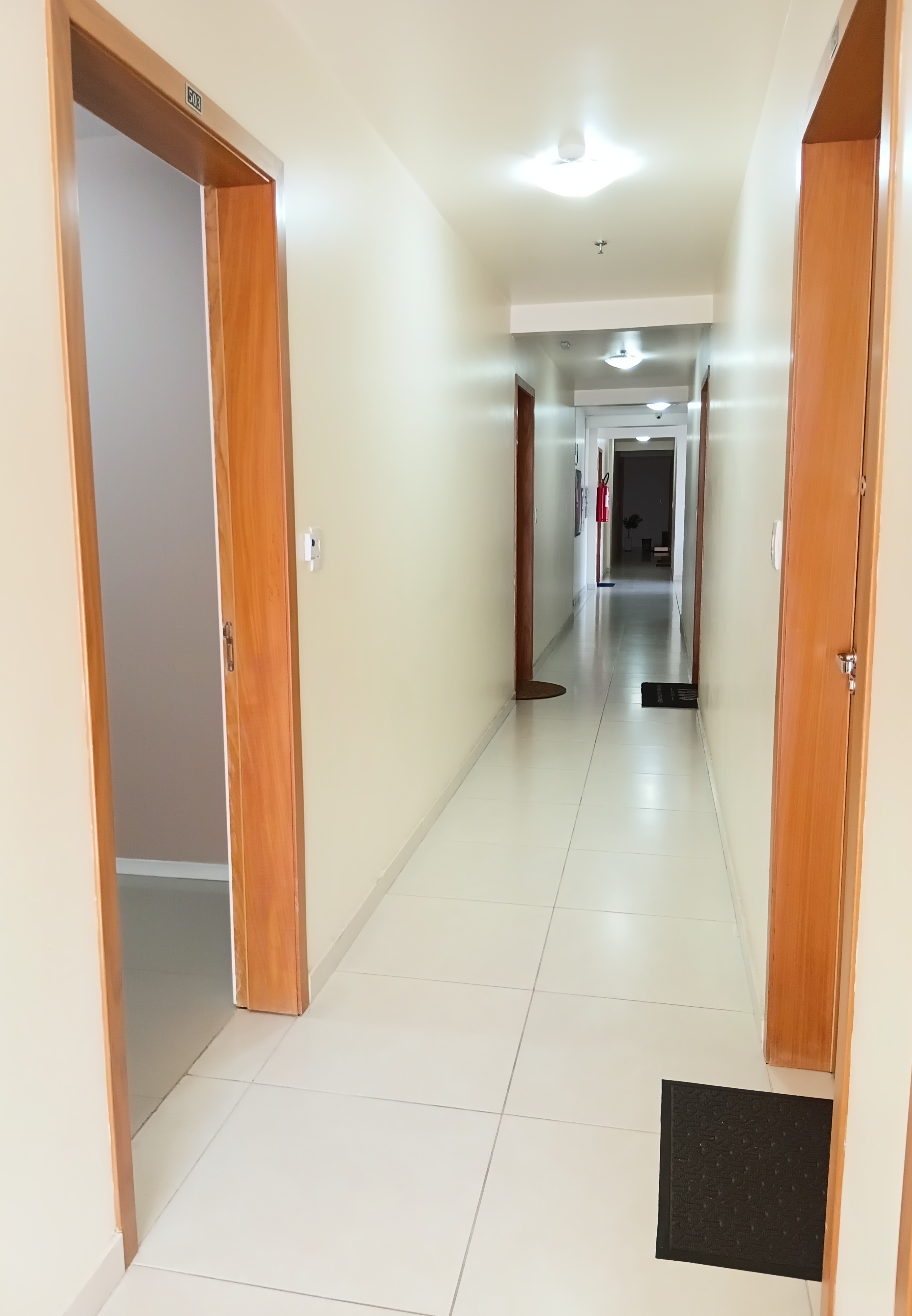 Sala para alugar com 29m², 1 vaga no bairro Menino Deus em Porto Alegre - Foto 4